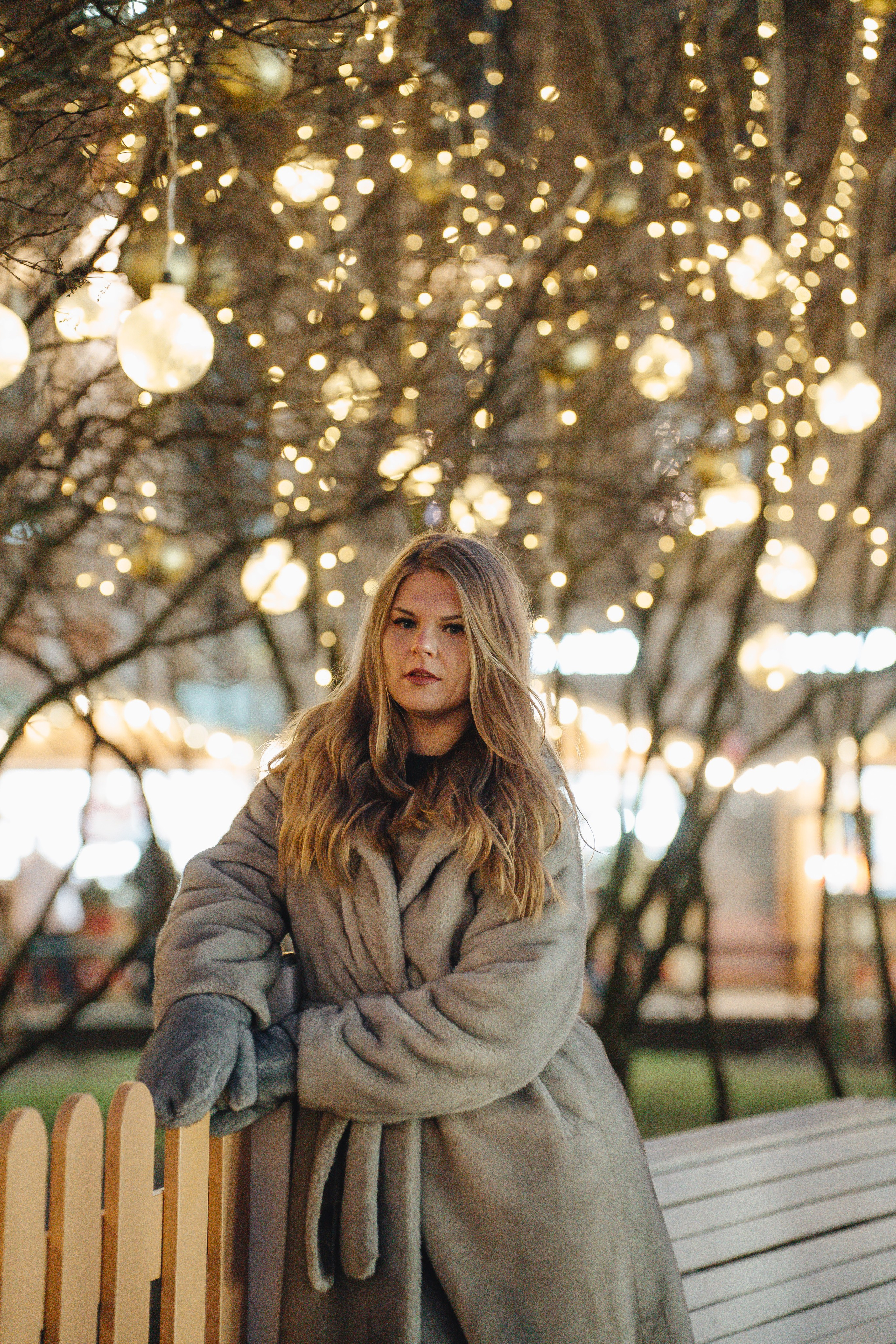 ПРОГУЛКА НА МАНЕЖНОЙ ПЛОЩАДИ ДЛЯ ДЕВУШКИ ПЕРЕД НОВЫМ ГОДОМ (НОВОГОДНЯЯ ФОТОСЕССИИЯ НА МАНЕЖНОЙ ПЛОЩАДИ). Профессиональный фотограф, Санкт-Петербург — Виктория Богомолова