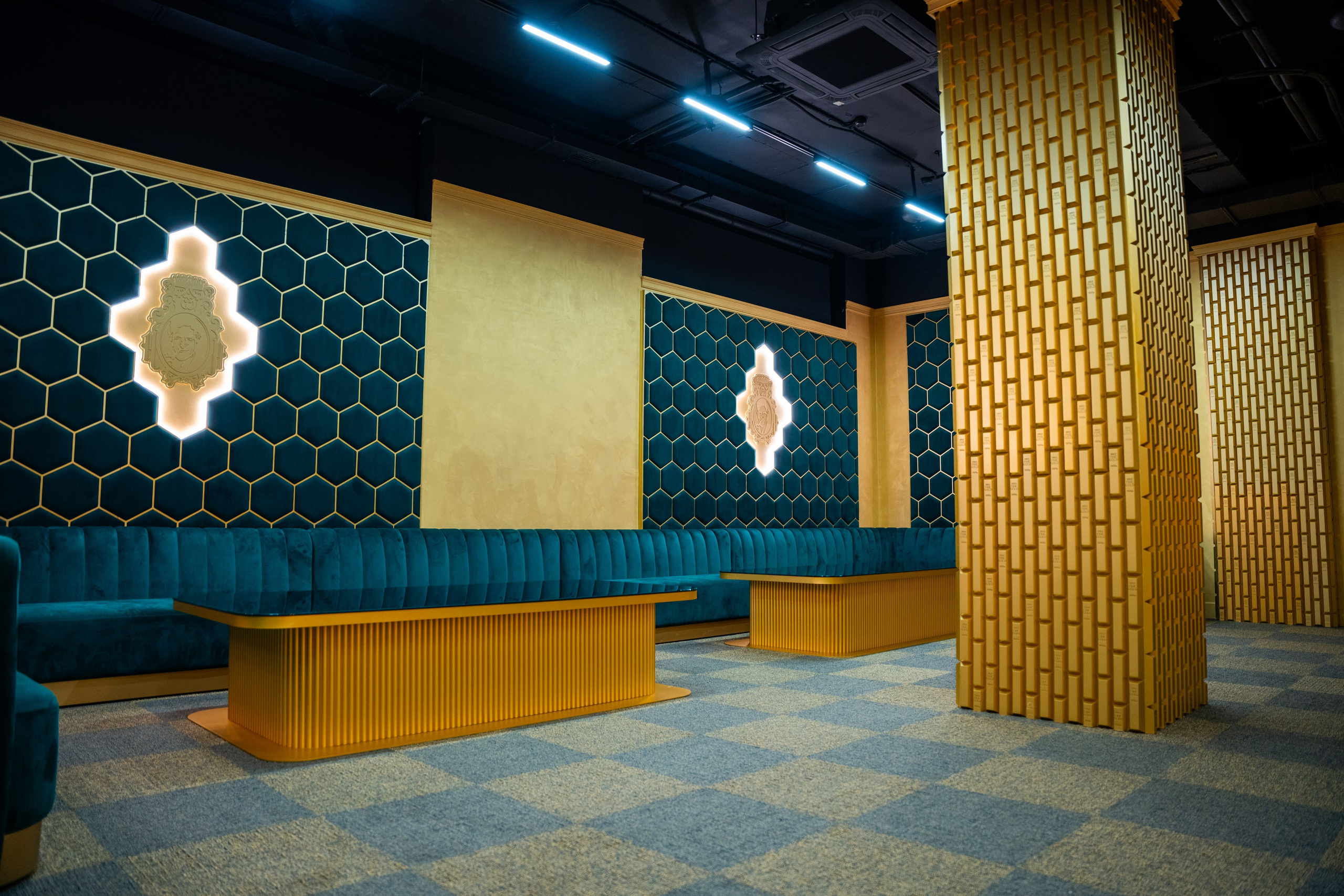 Фотосъемка интерьера стриптиз-клуба Hefner — элитный клуб Краснодара. Интерьерная фотосъемка клуба Hefner в Краснодаре — профессионально. Шедевры для Вас! Фотограф и Видеограф в Краснодаре Пахиев Руслан