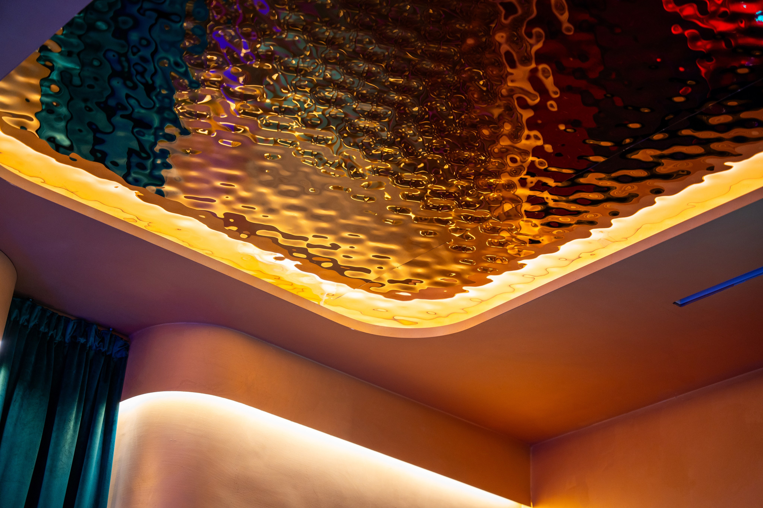 Фотосъемка интерьера стриптиз-клуба Hefner — элитный клуб Краснодара. Интерьерная фотосъемка клуба Hefner в Краснодаре — профессионально. Шедевры для Вас! Фотограф и Видеограф в Краснодаре Пахиев Руслан