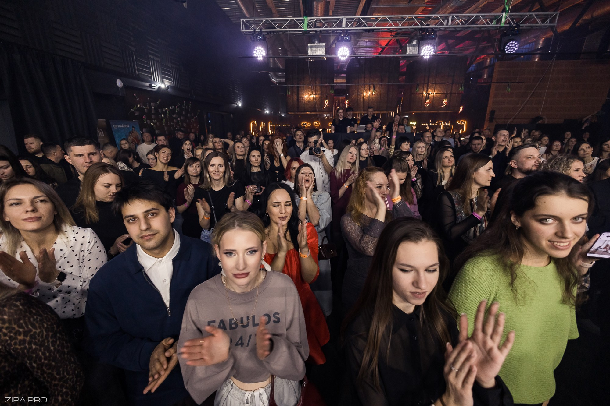 Сольный концерт кавер-группы «Балбесы». Фотограф Zipa Pro