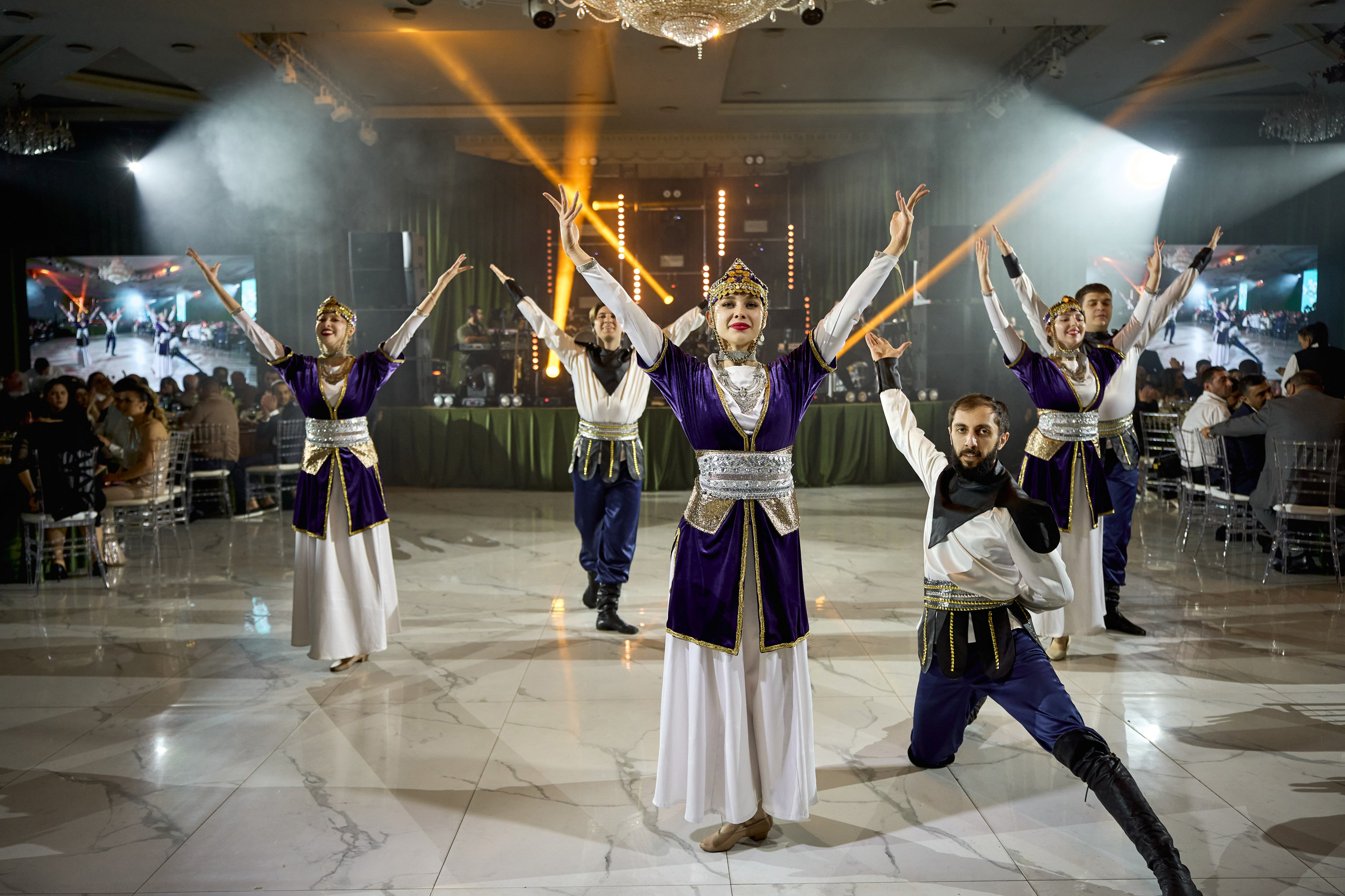 Лучшие свадебные фотографы Краснодара ТВИНС СТУДИО в Zagarro на Армянской свадьбе!. ТВИНС СТУДИО — лучшие свадебные фотографы и видеографы в Краснодаре