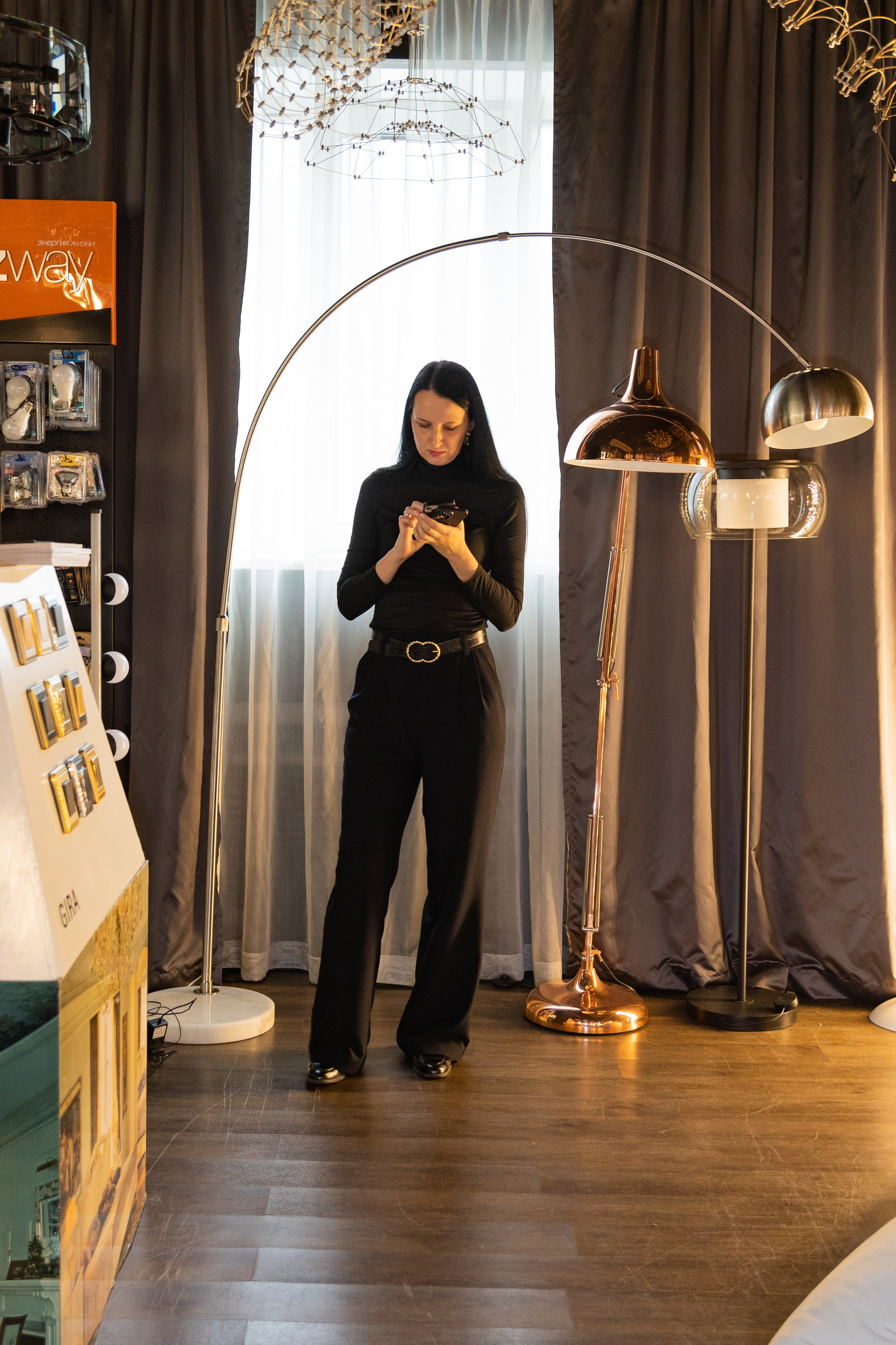 Презентация в салоне света Абажюр. Выпускные альбомы во Владивостоке