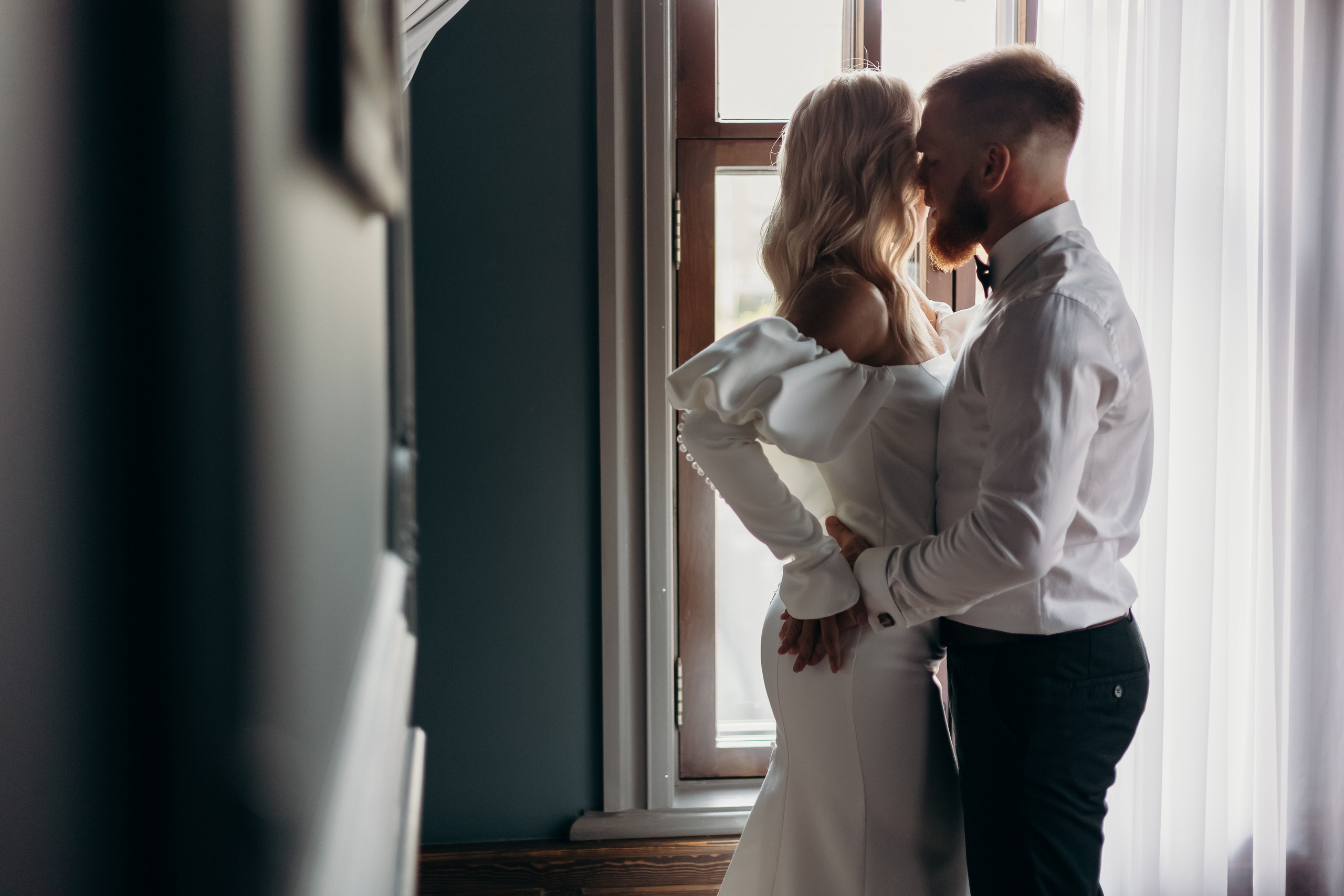 Александр и Елена (сборы, ресторан). Фотограф свадебный семейный в Красноярске Шукшина Наталья