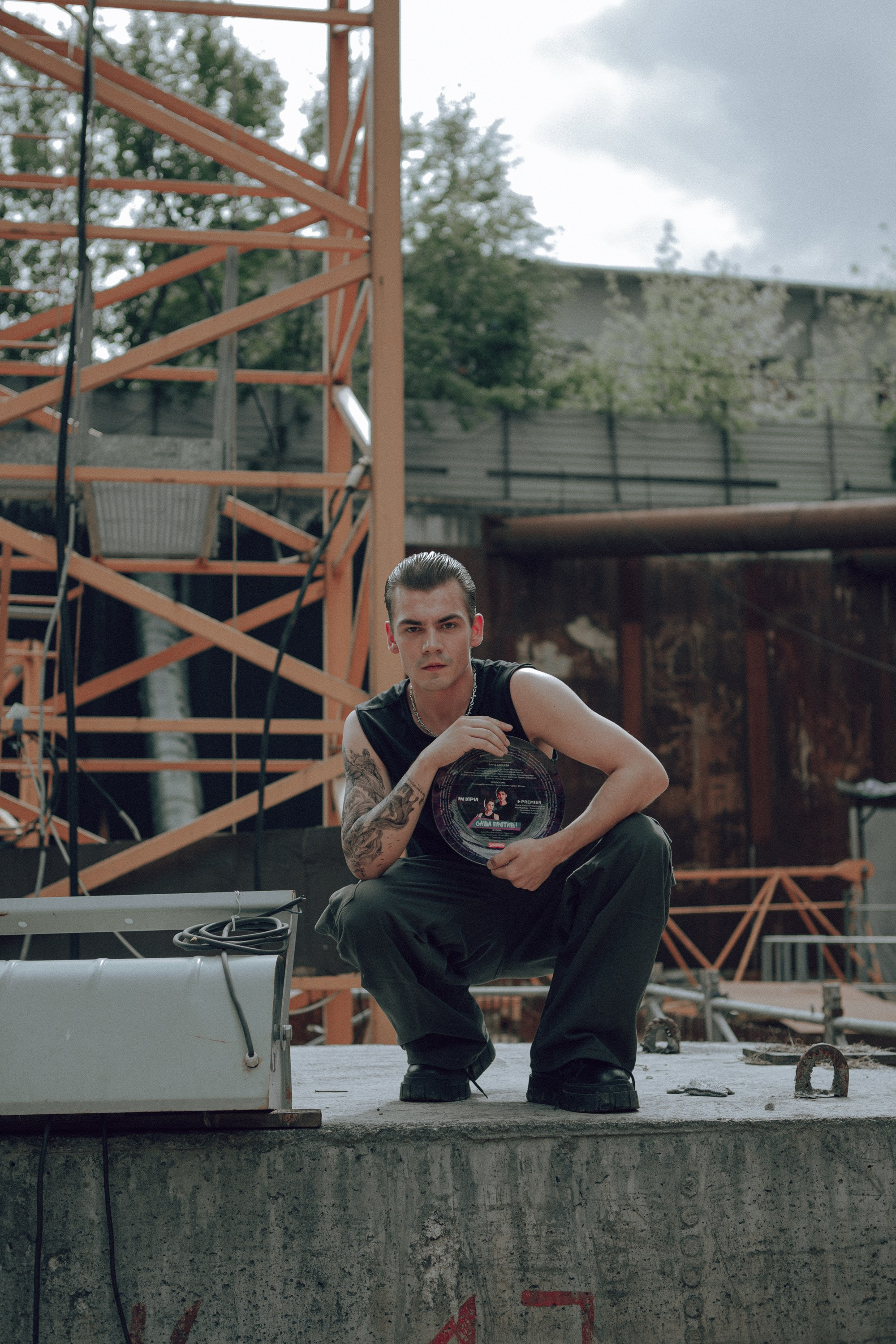 Саша против!