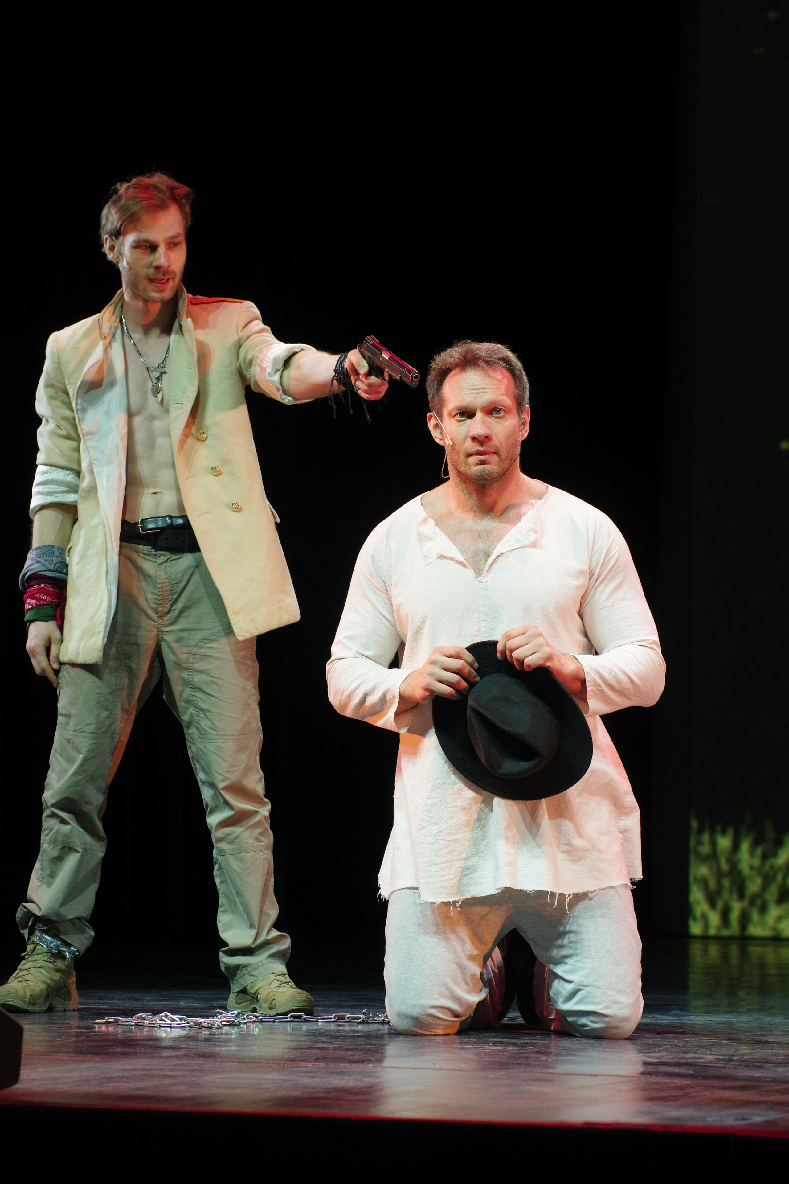 Театр И-Он, Люди и мыши. Семейный и детский фотограф Антон Зорин