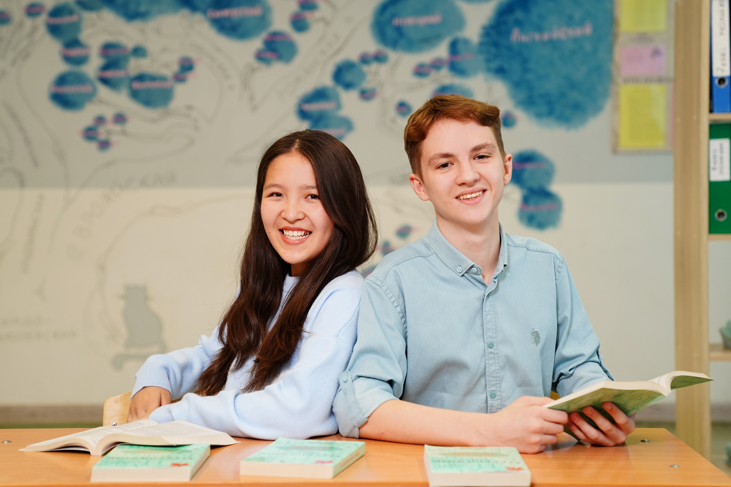 Образы. MEMENTO.Выпускные альбомы, школьные, юбилейные и другие книги. Ростов-на-Дону