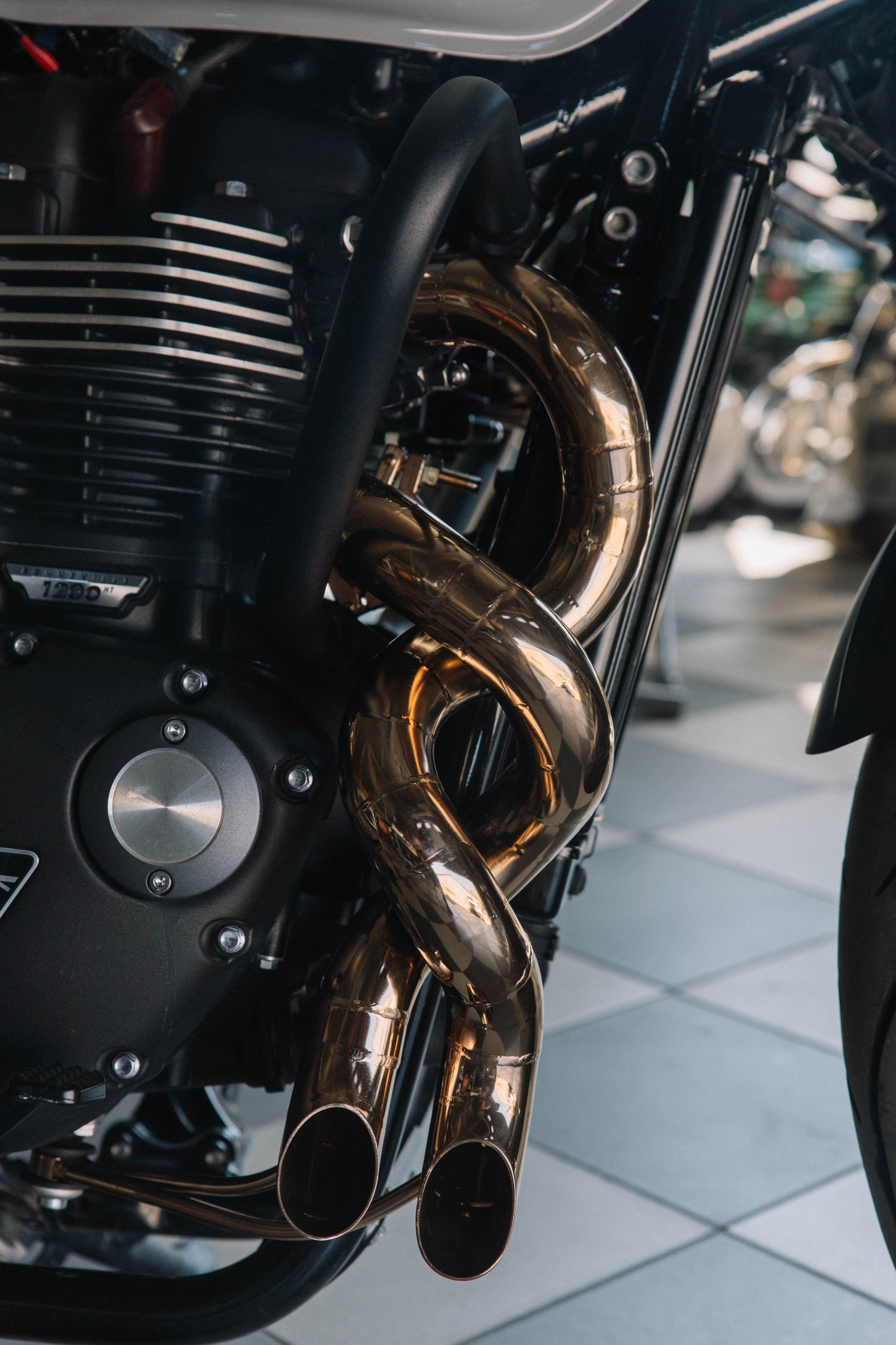 Triumph Bonnevilie Bobber. ......