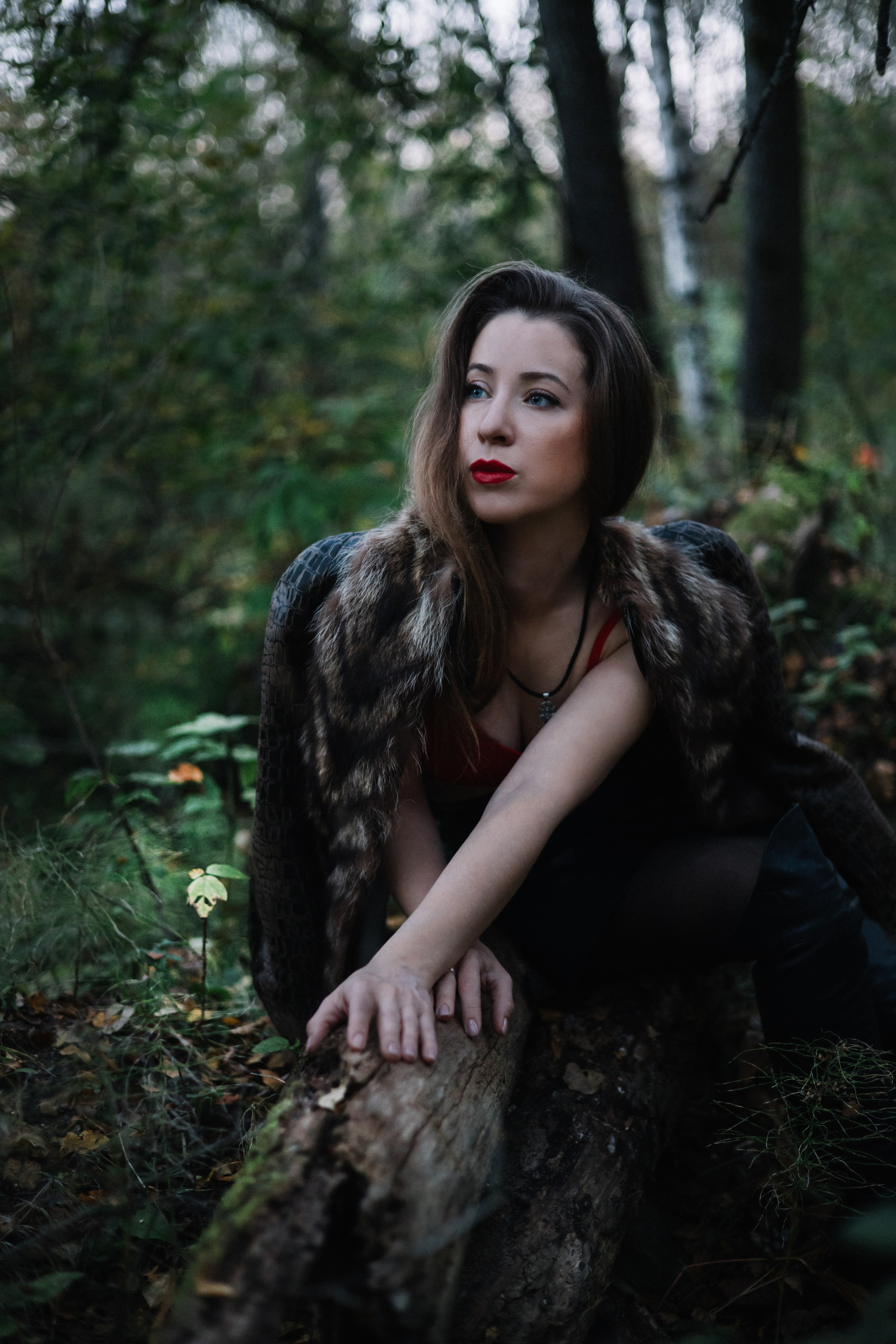 Евгения в лесу. Сказочный фотограф для Вас и Вашей семьи