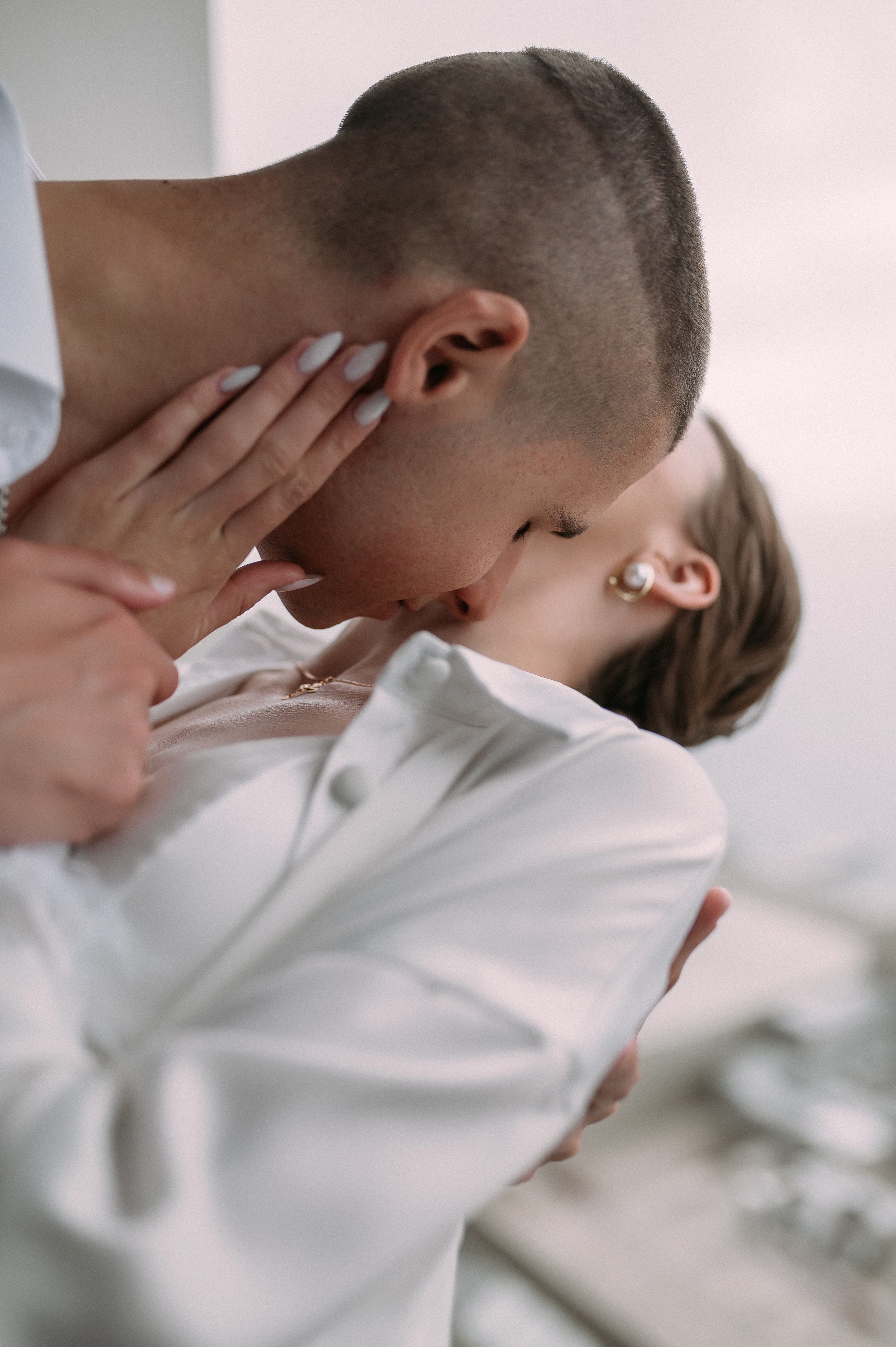 Свадебное утро и прогулка красивой яркой пары. Свадебный и семейный фотограф в Симферополе Дарья Маркова