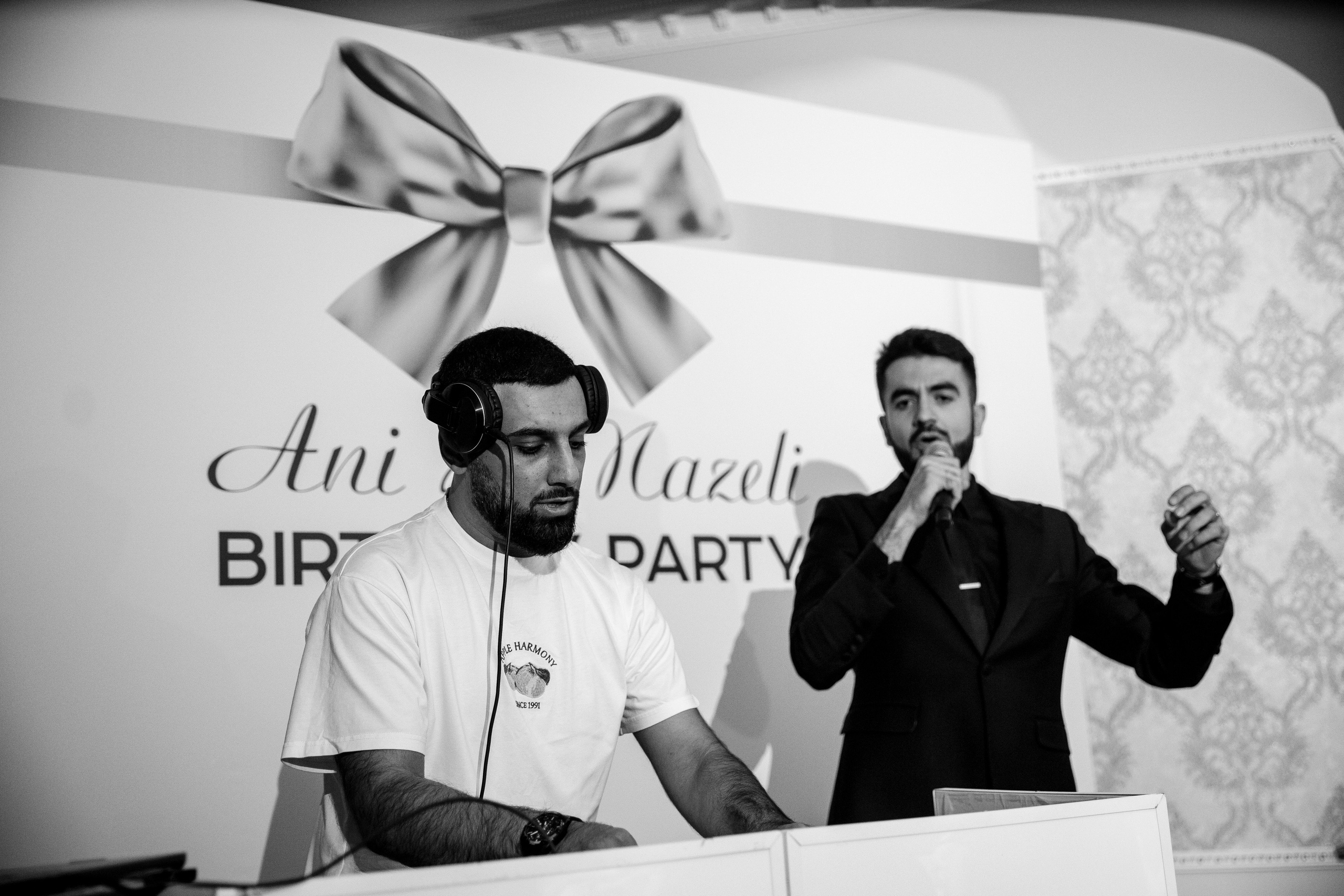 Ани и Назели. 35&5 День рождения, «Янтарь». Фотограф в Красноярске Надежда Воскресенская