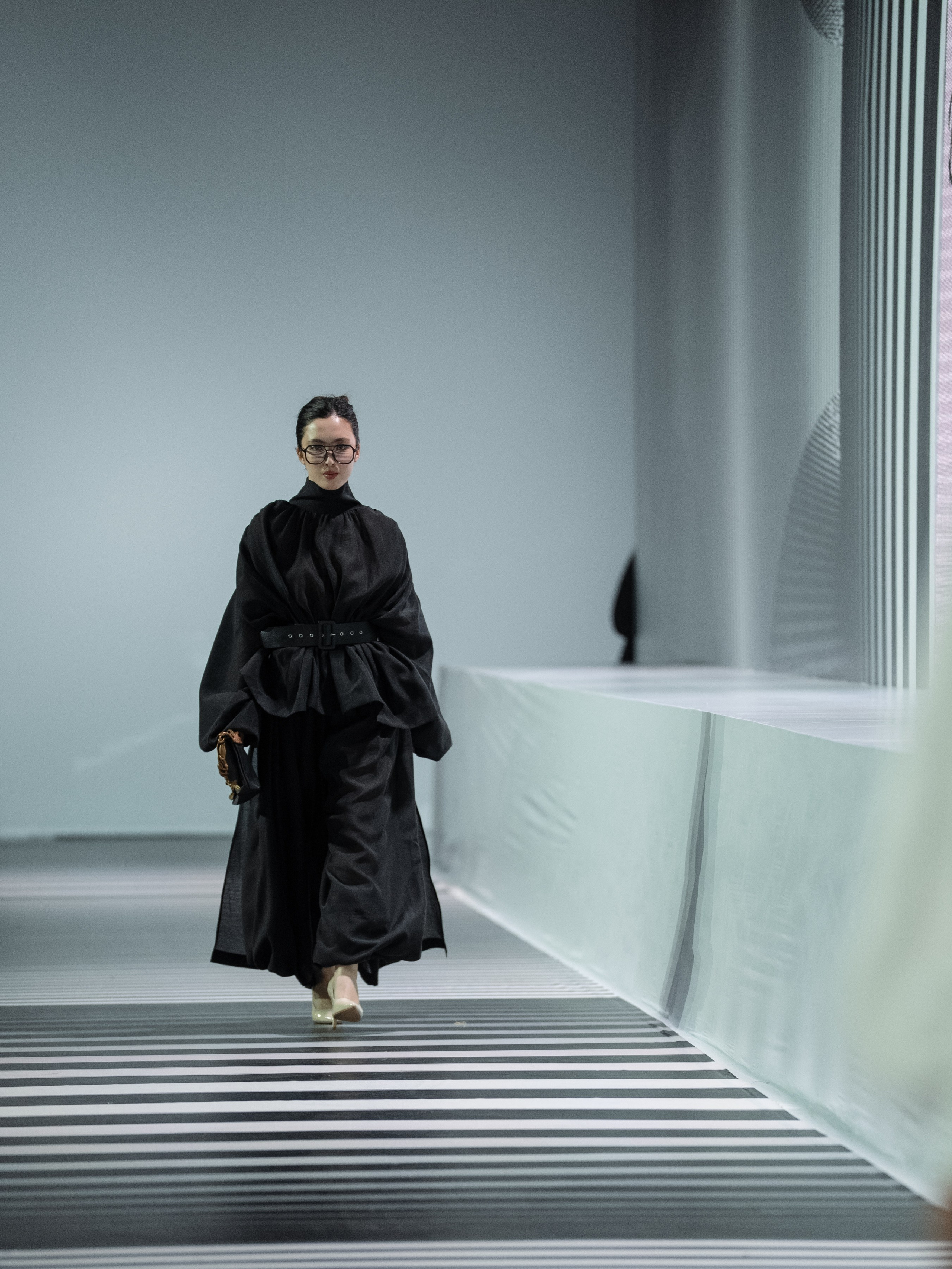 Designer LEILA KHANUM. Сайт Алматинского НЮ АРТ, будуар и фэшн фотографа Дениса Карпенко