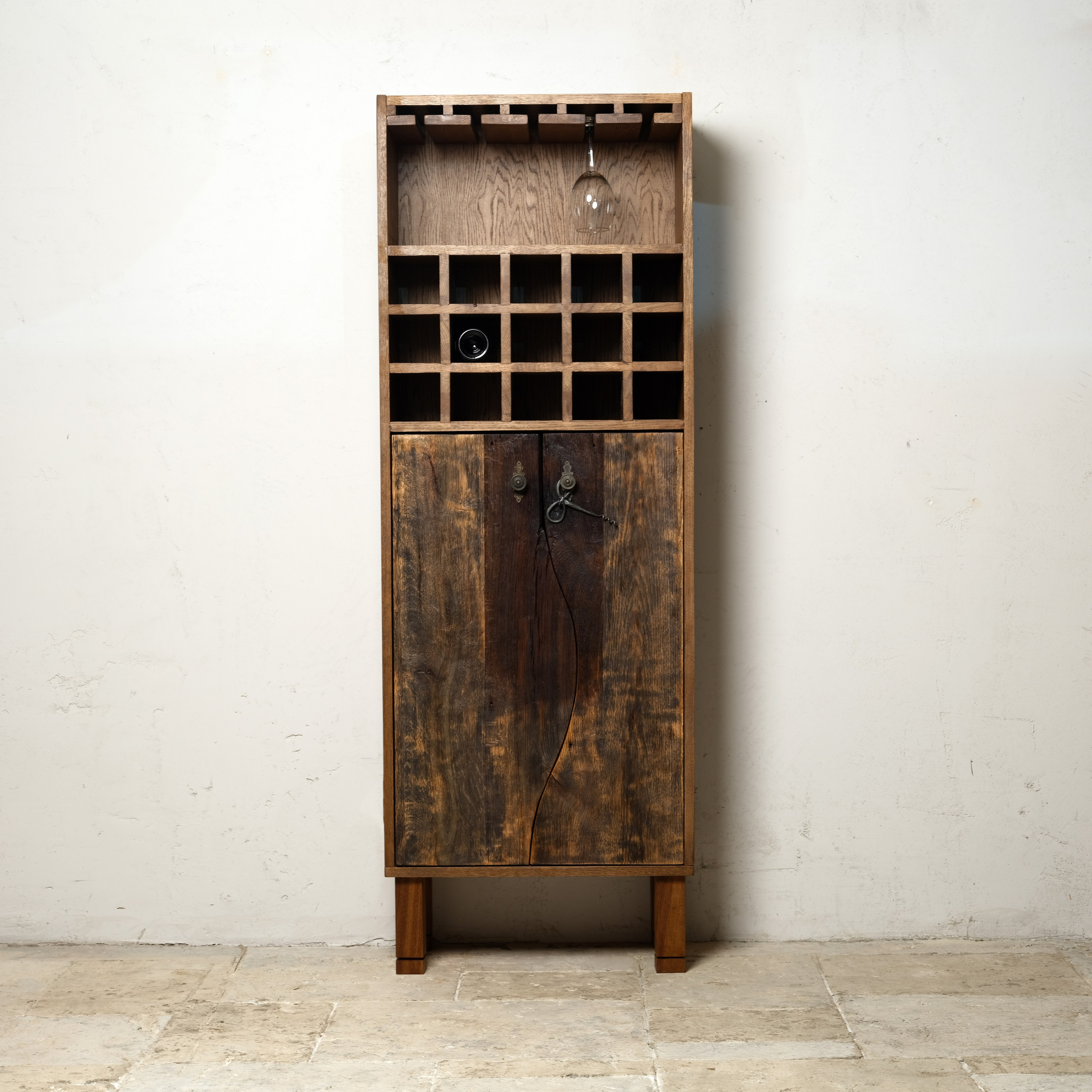 Винный шкаф 198.000. Комплект контора