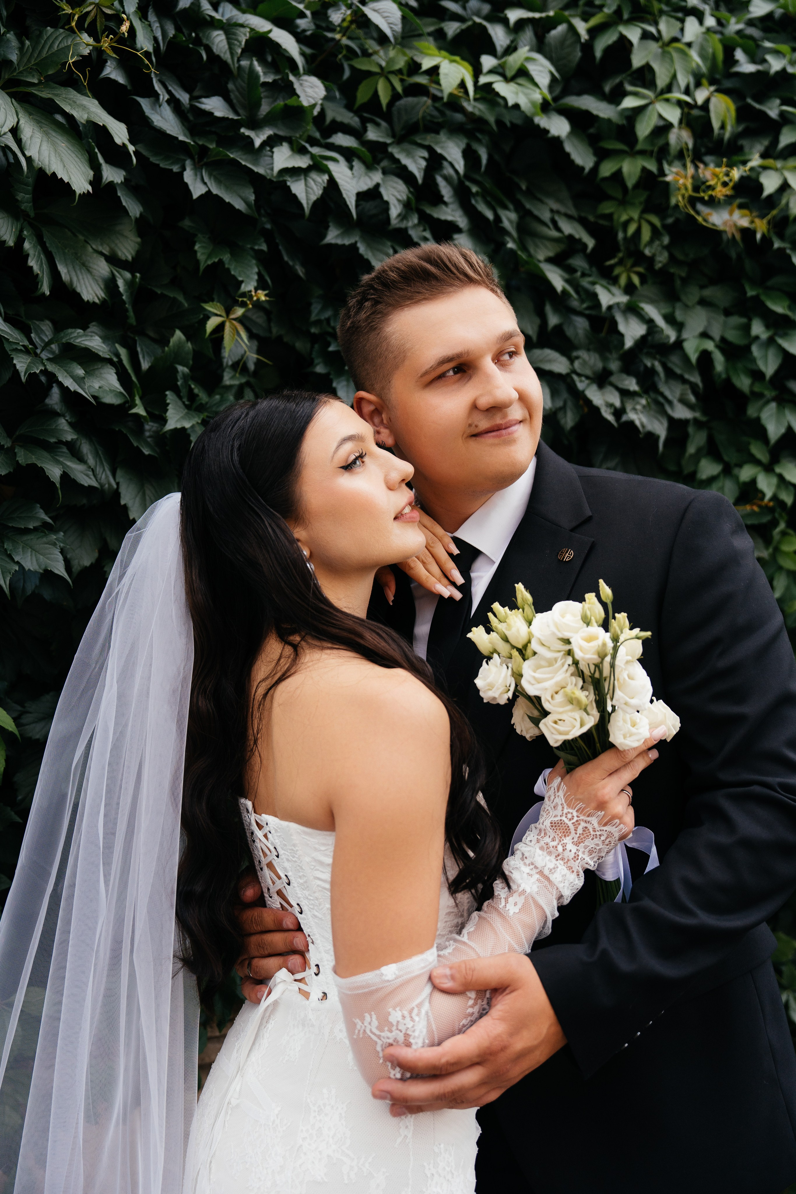 Свадебная фотосессия в Москве у высотки на Котельнической набережной. Свадебный фотограф в Москве Анна Полушина