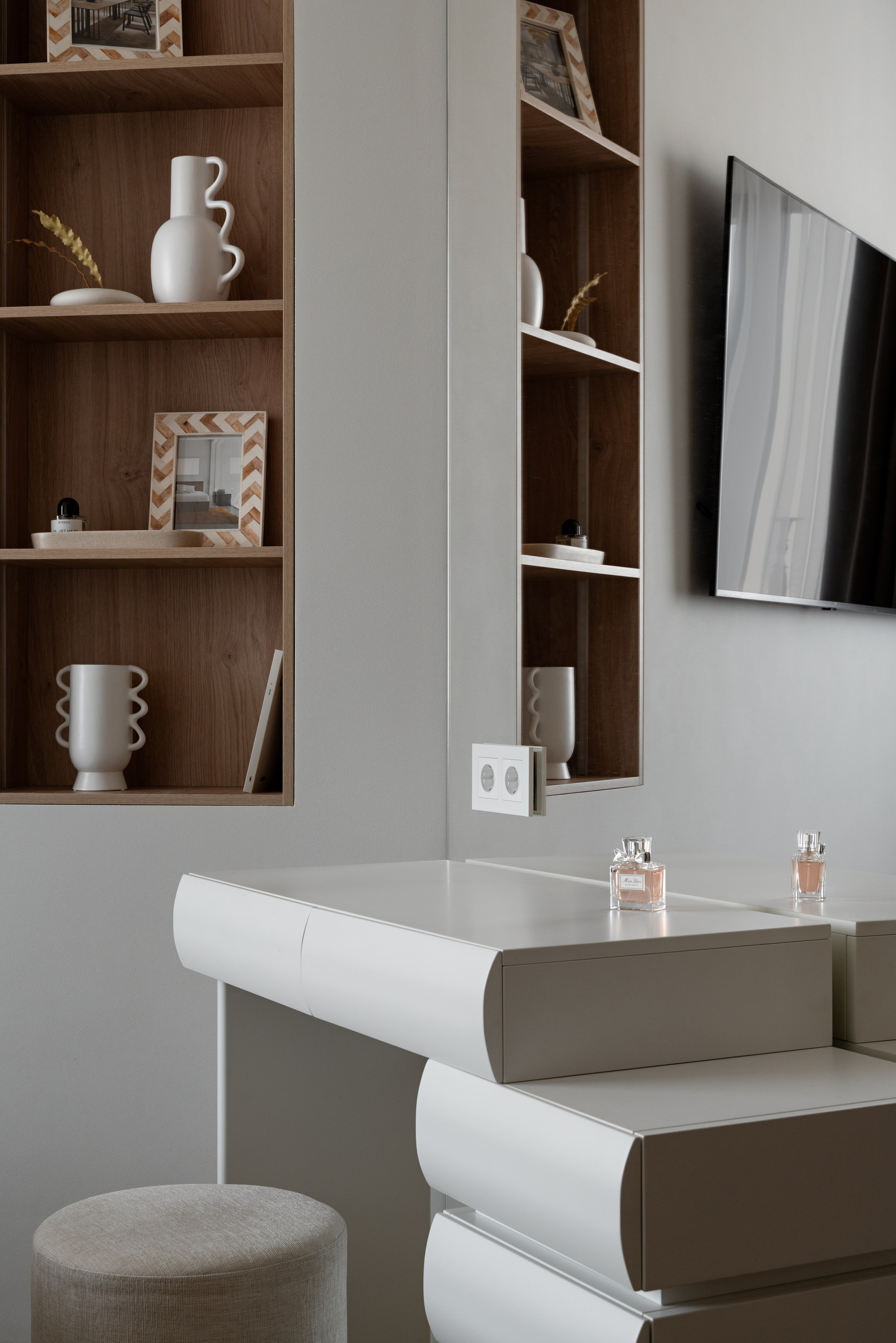 Дизайн-интерьера. Дизайн-проектирование. Реализация. Авторский надзор. Интерьер. Ремонт. Отделка. Комплектация. Индивидуальный подход. Сроки. Di architects