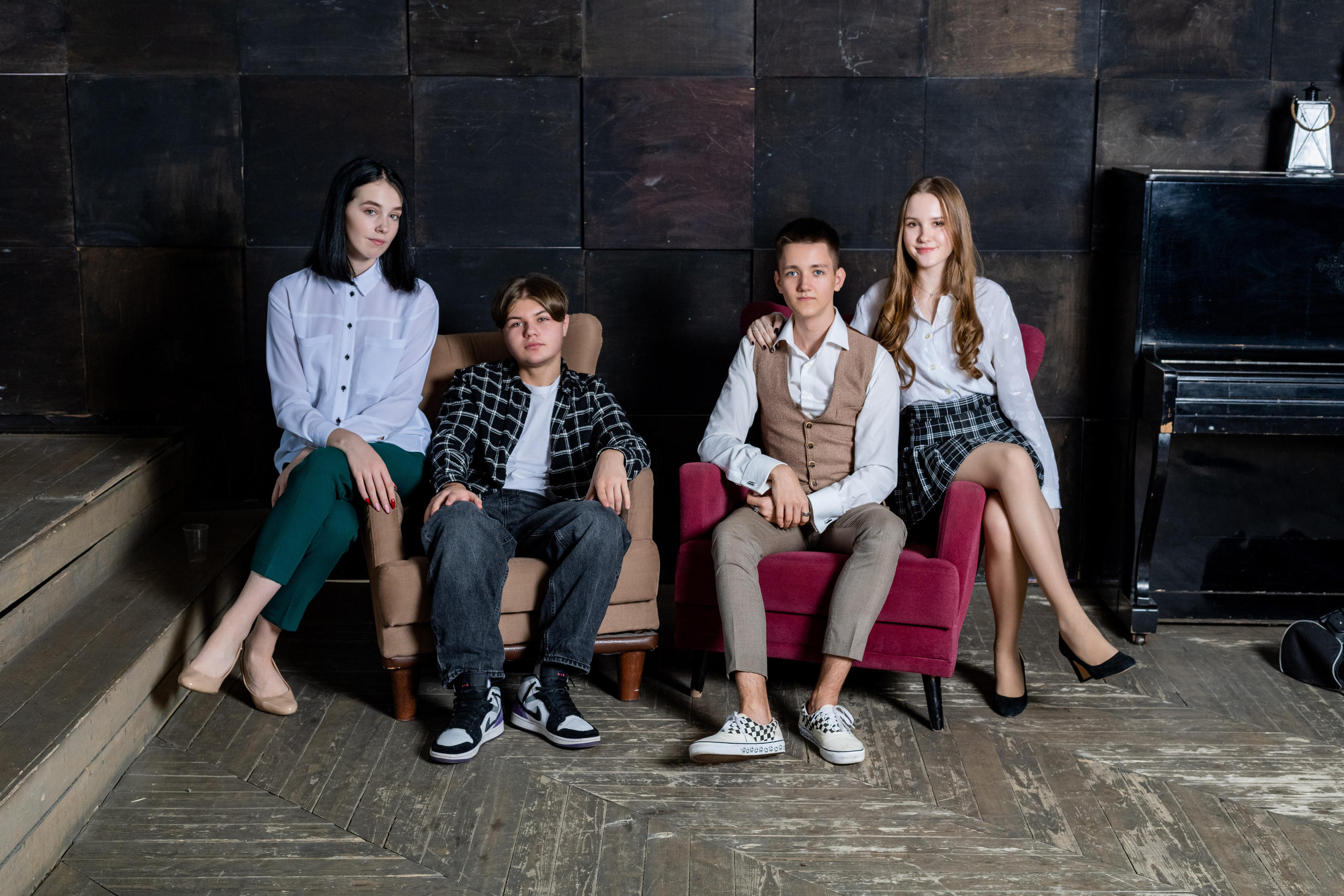 Пример фото выпускников в студии. Выпускные альбомы в Подольске Москве и МО