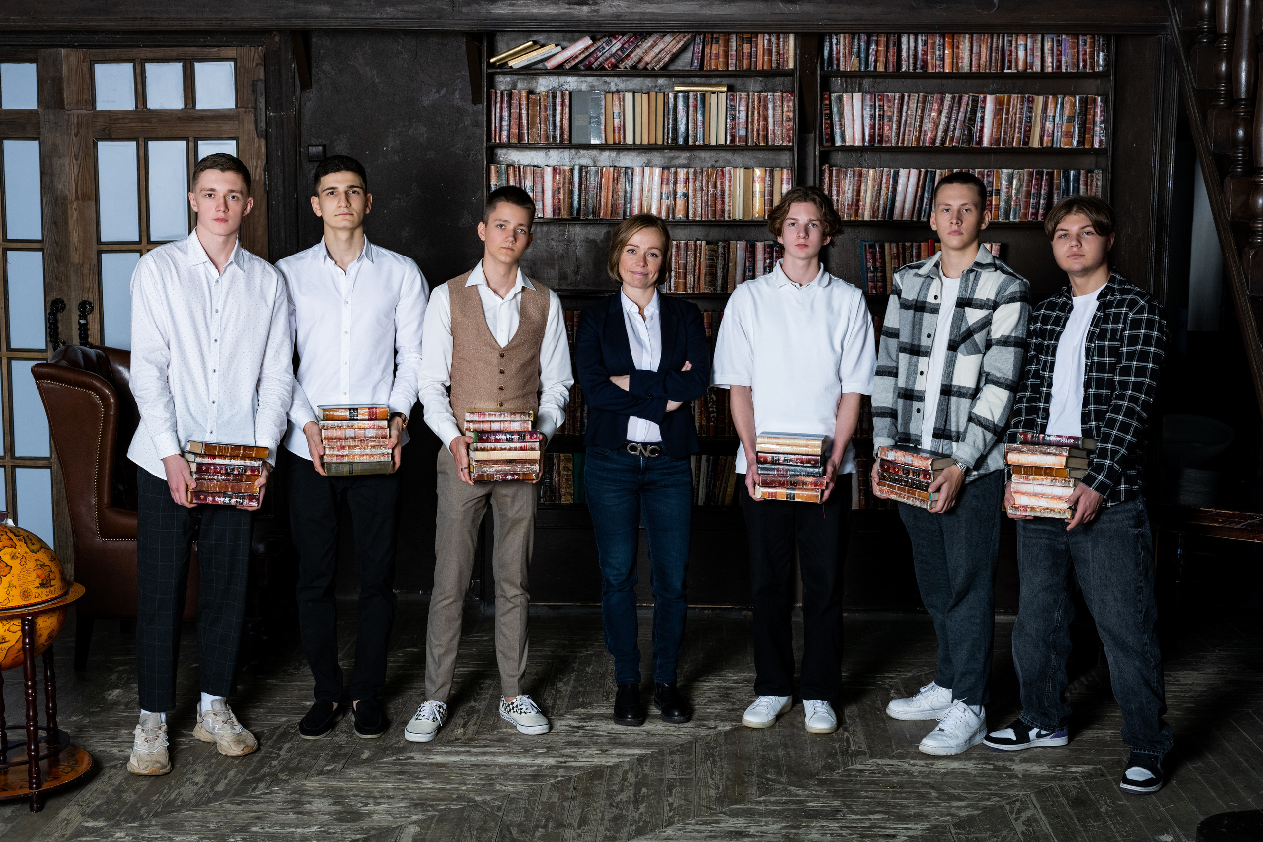 Пример фото выпускников в студии. Выпускные альбомы в Подольске Москве и МО