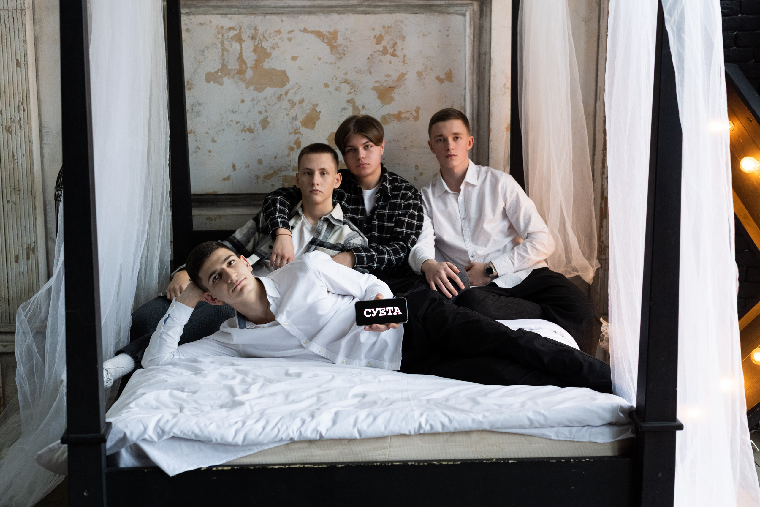 Пример фото выпускников в студии. Выпускные альбомы в Подольске Москве и МО