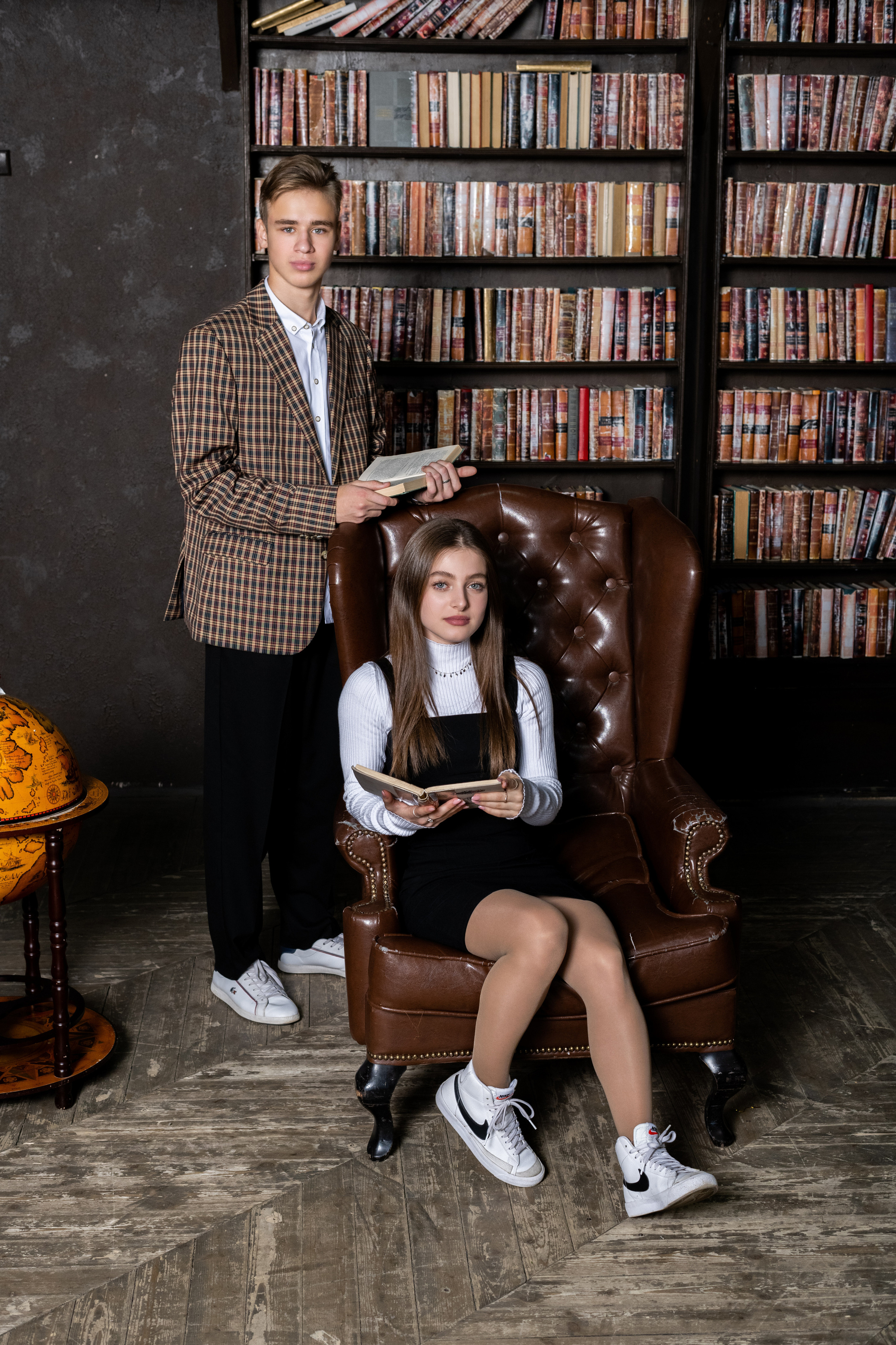 Пример фото выпускников в студии. Выпускные альбомы в Подольске Москве и МО