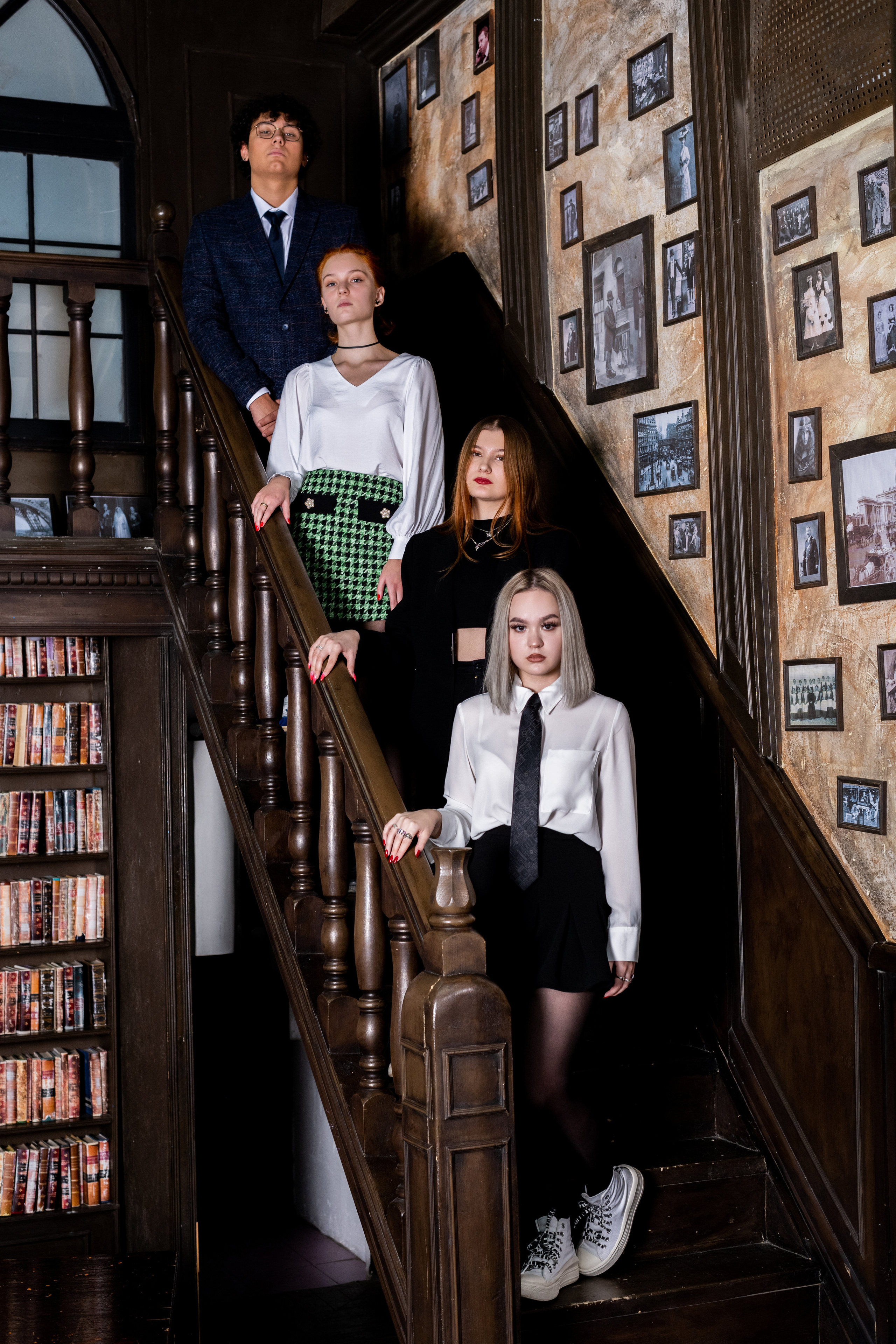 Пример фото выпускников в студии. Выпускные альбомы в Подольске Москве и МО