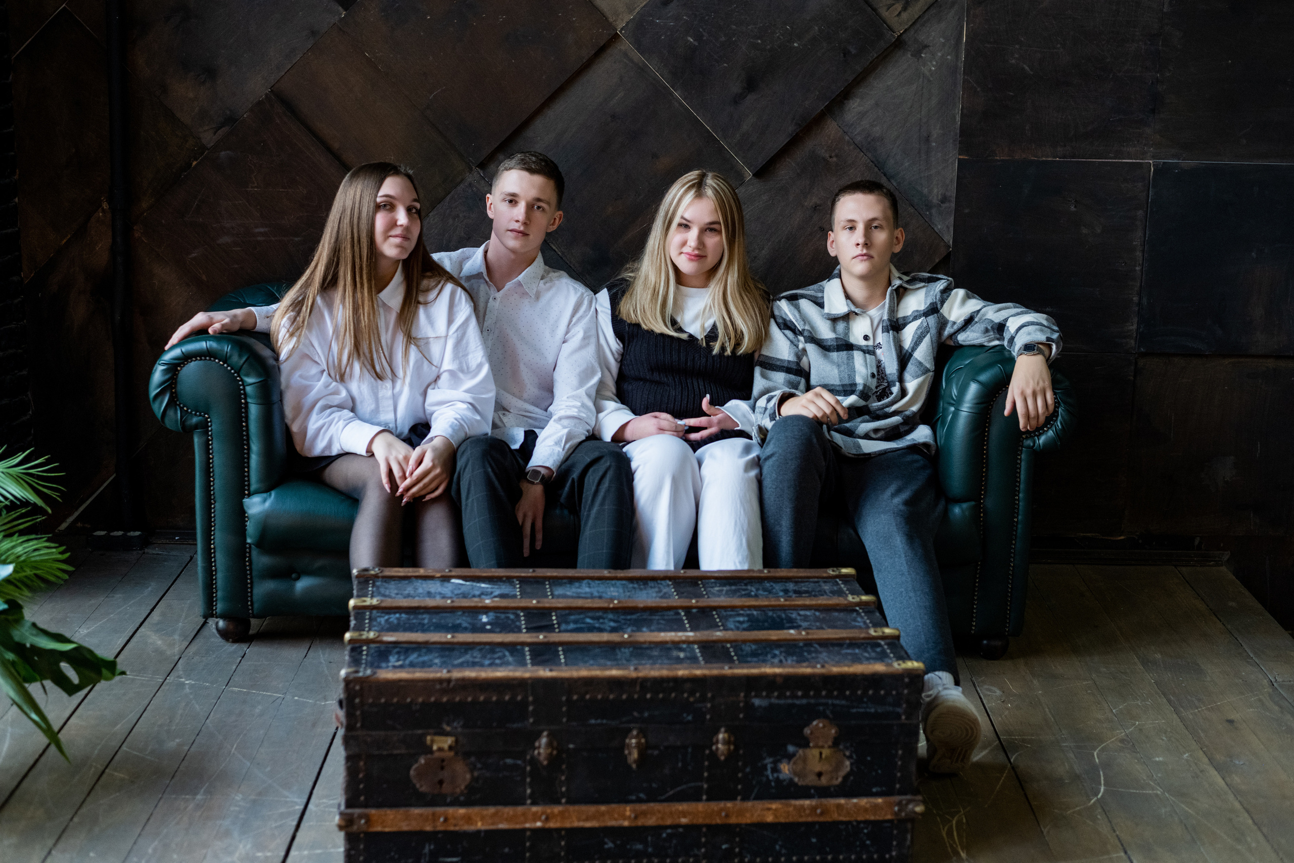 Пример фото выпускников в студии. Выпускные альбомы в Подольске Москве и МО