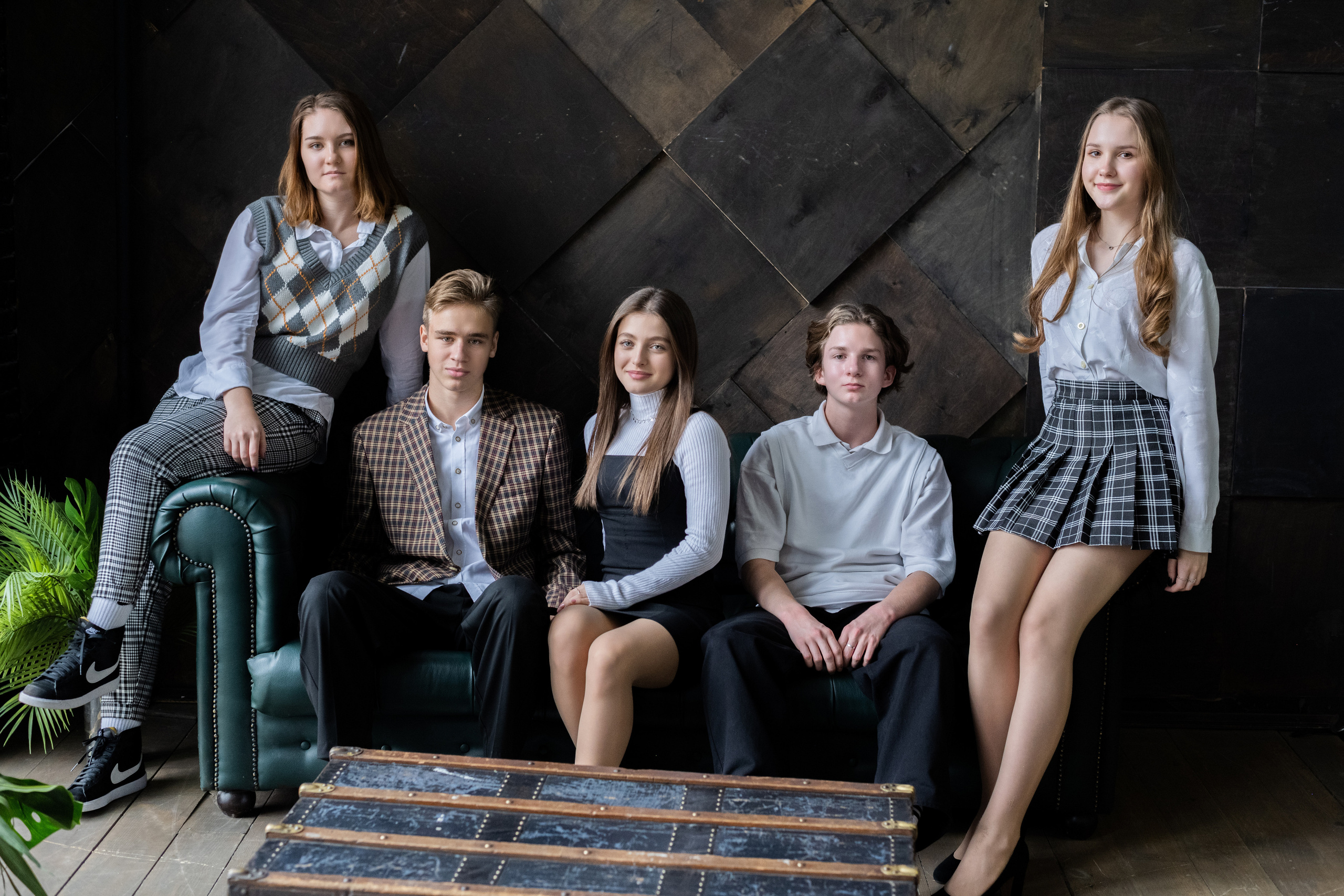 Пример фото выпускников в студии. Выпускные альбомы в Подольске Москве и МО