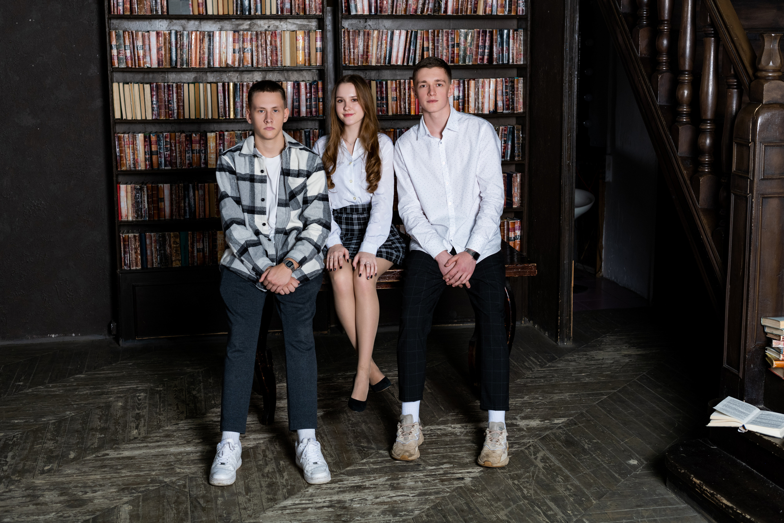 Пример фото выпускников в студии. Выпускные альбомы в Подольске Москве и МО