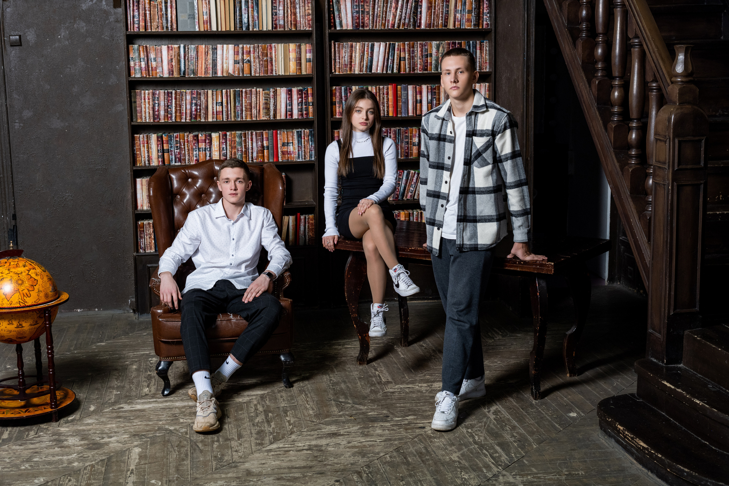 Пример фото выпускников в студии. Выпускные альбомы в Подольске Москве и МО