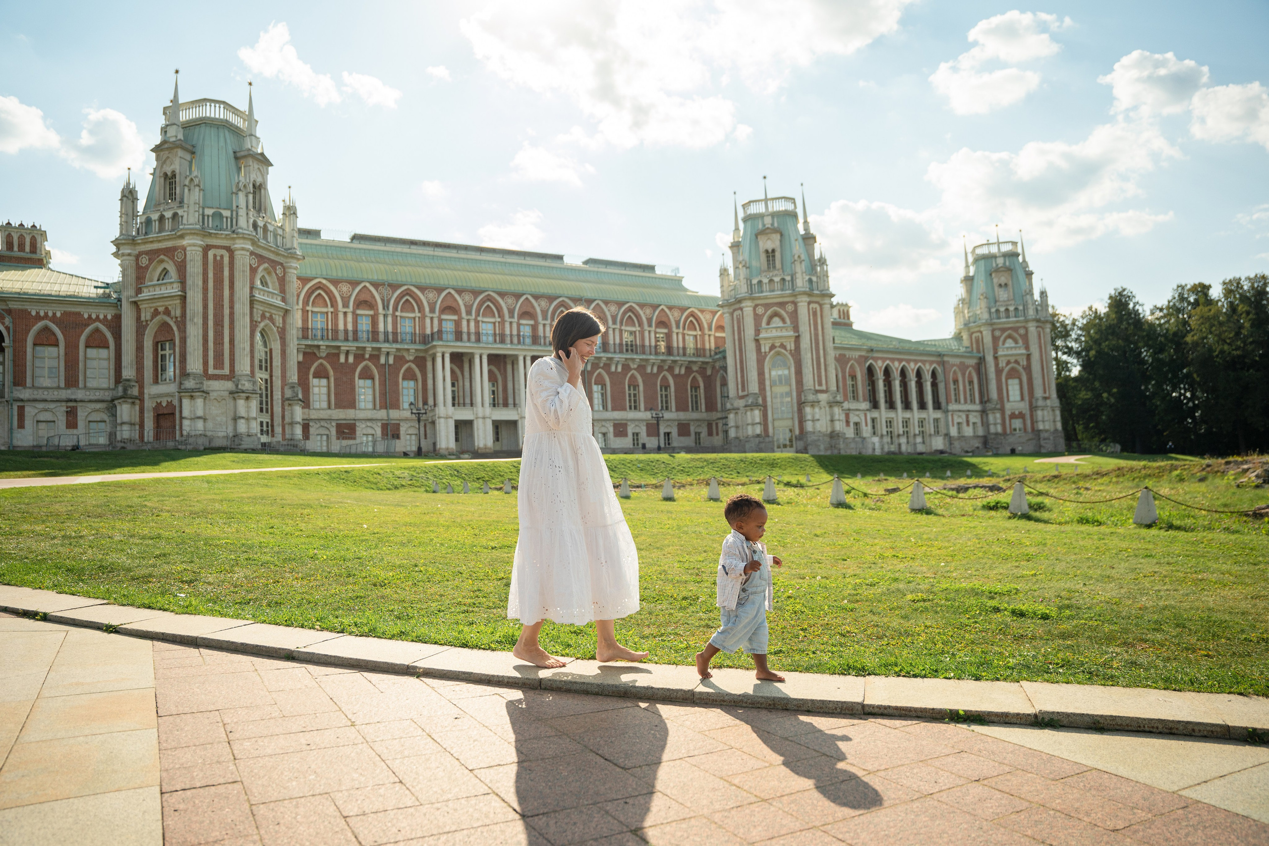 Родом из Англии. Главная