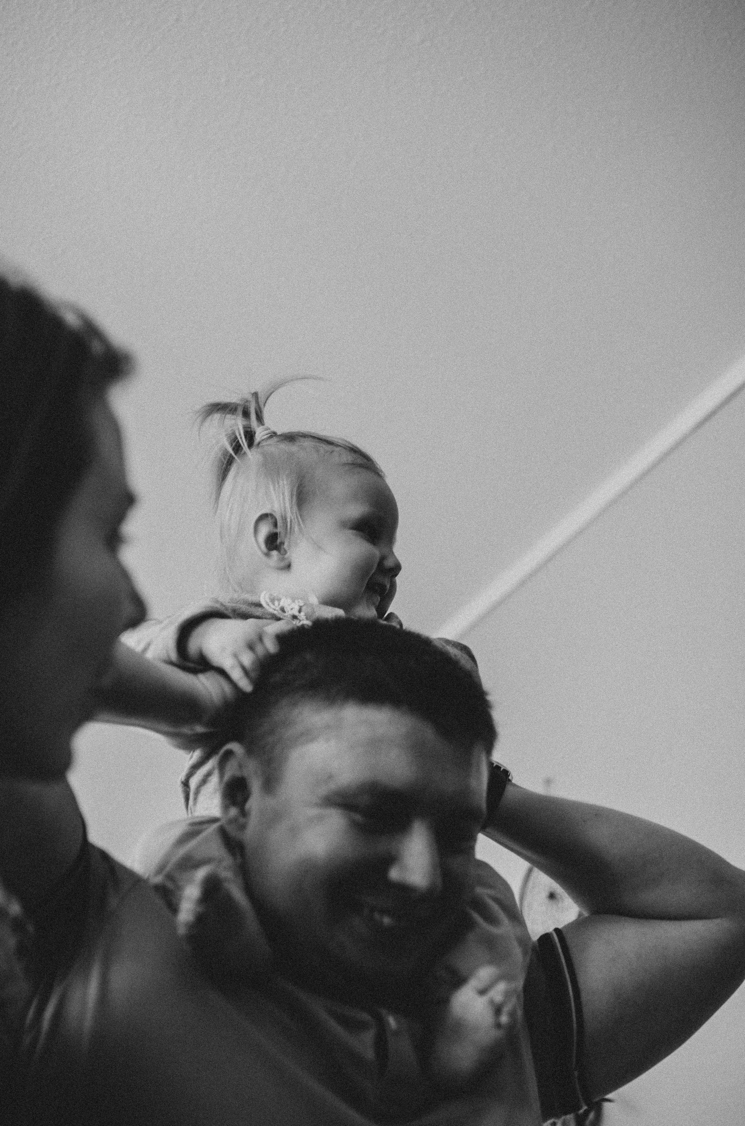 Варюша маленькая модель. Семейный фотограф в Екатеринбурге Всеволод и Марина Пономаревы