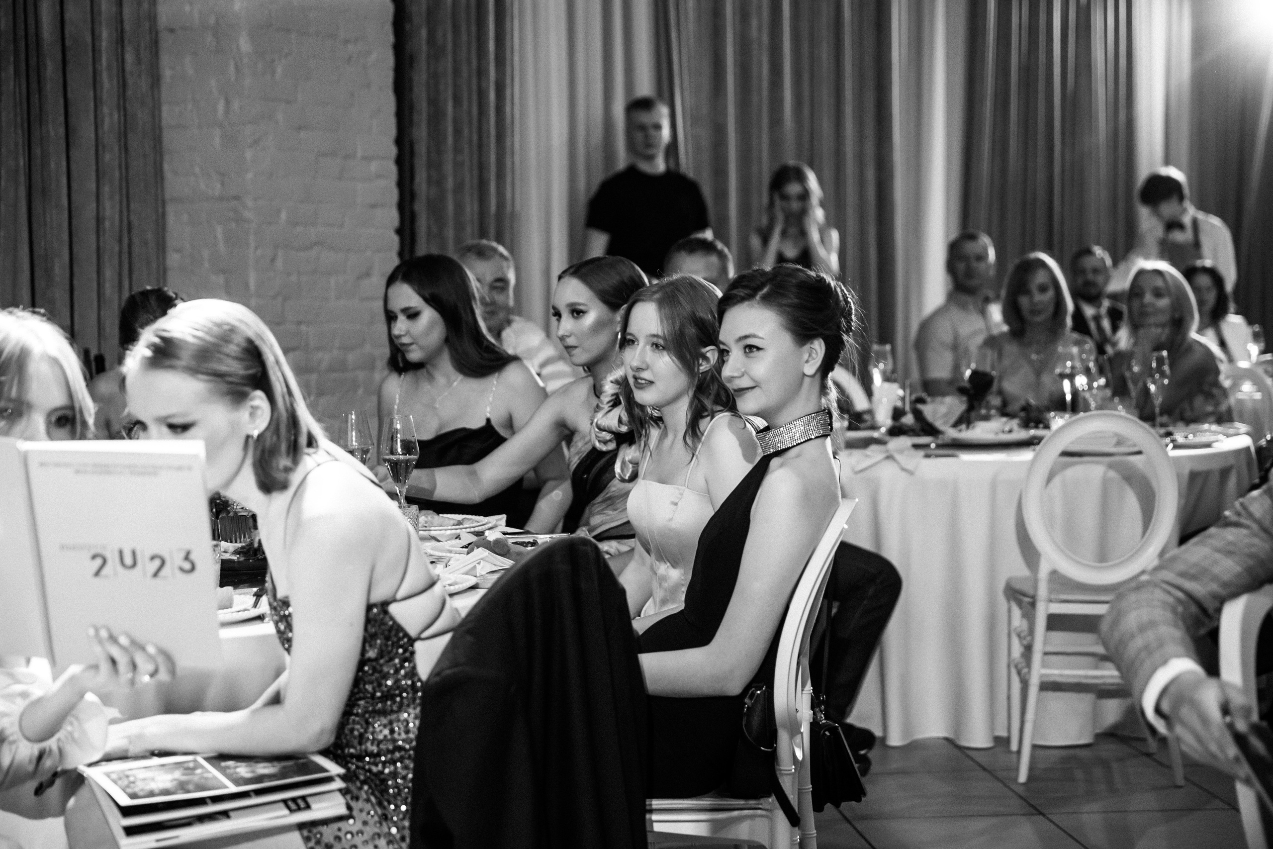 2023-06-23 Выпускной МБОУ СОШ № 10. Фотограф в Красноярске