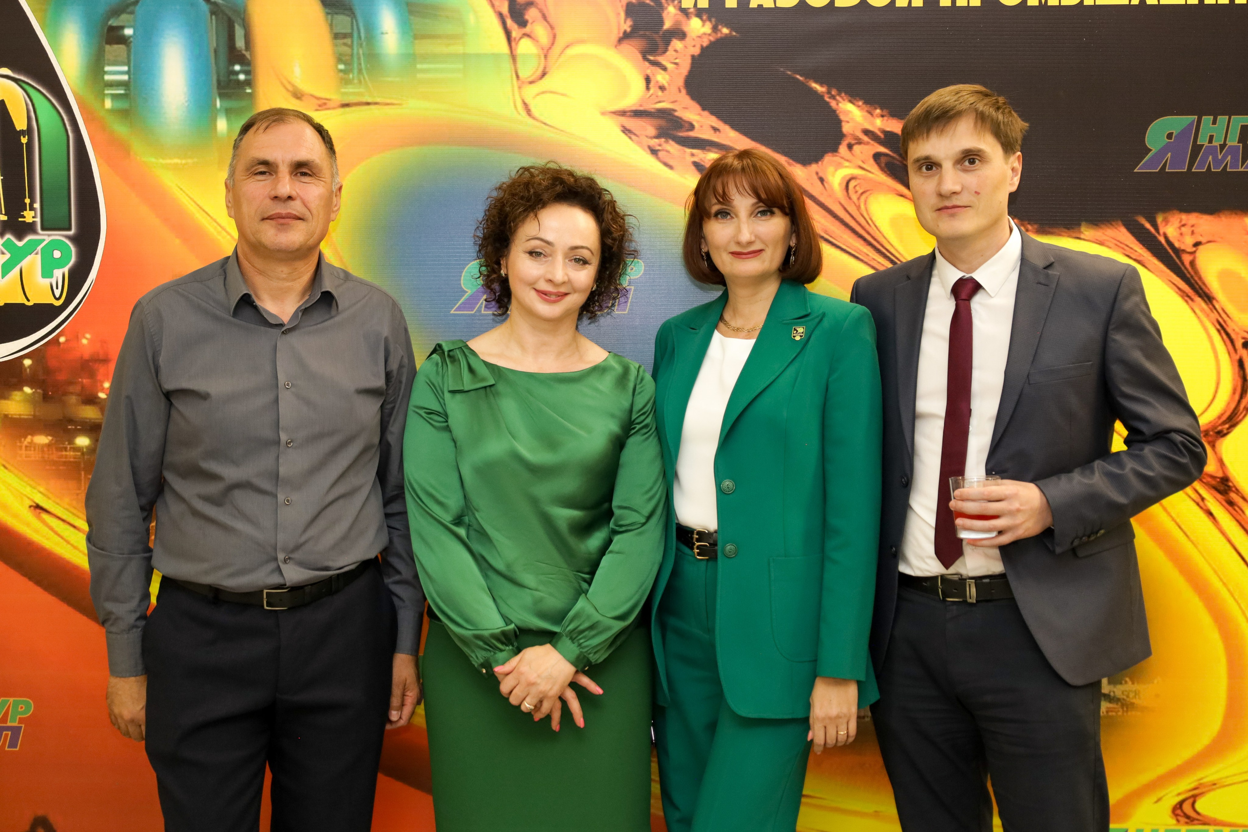 Награждение ко дню работников нефтяной, газовой и топливной промышленности. Фотограф в Губкинском | Александра Артамонова