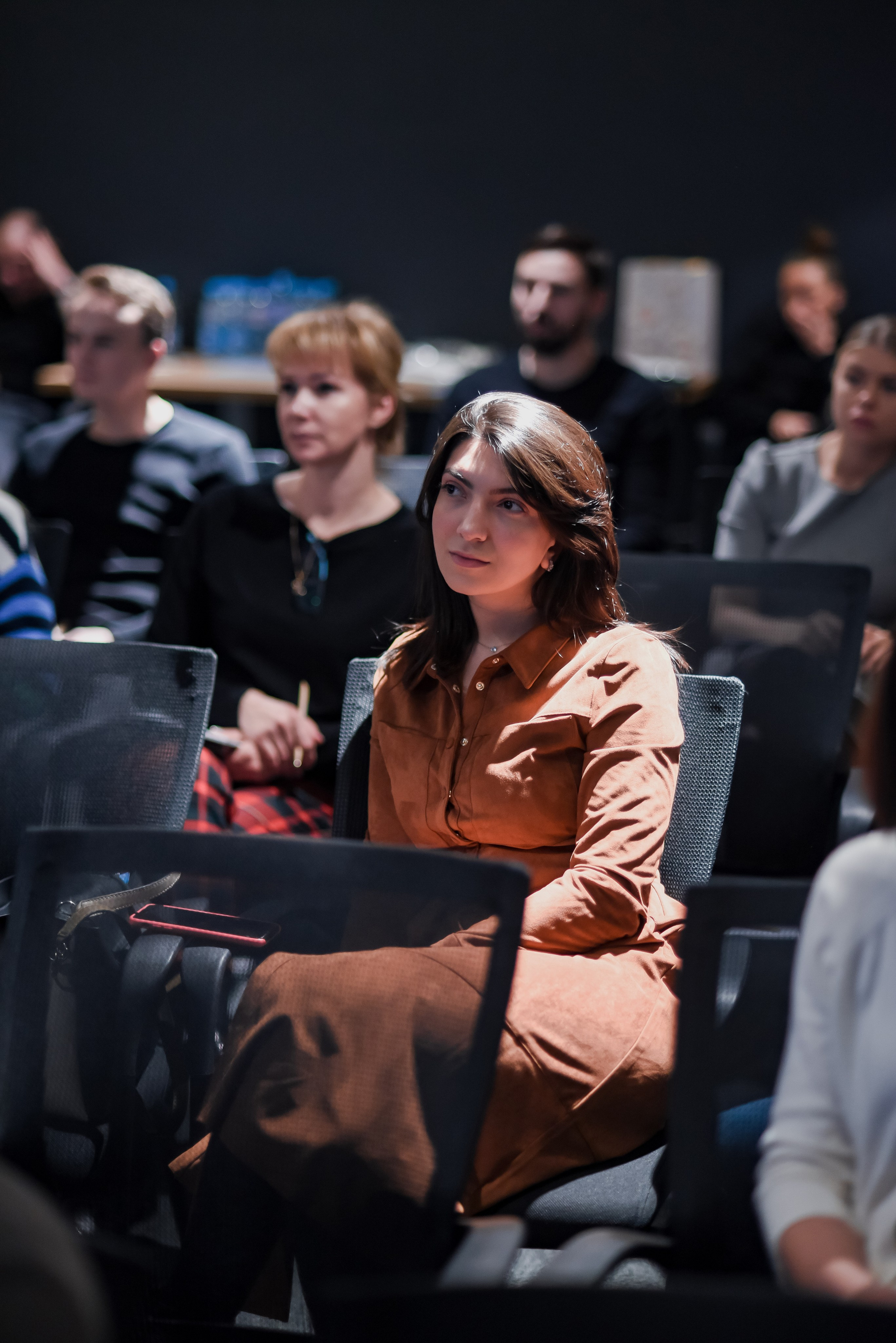 Курсы и тренинги. Анастасия Петрович фотограф, фотокорреспондент в Москве и Санкт-Петербурге. Фотосъёмка репортажа, мероприятия, корпоративная съёмка, контент