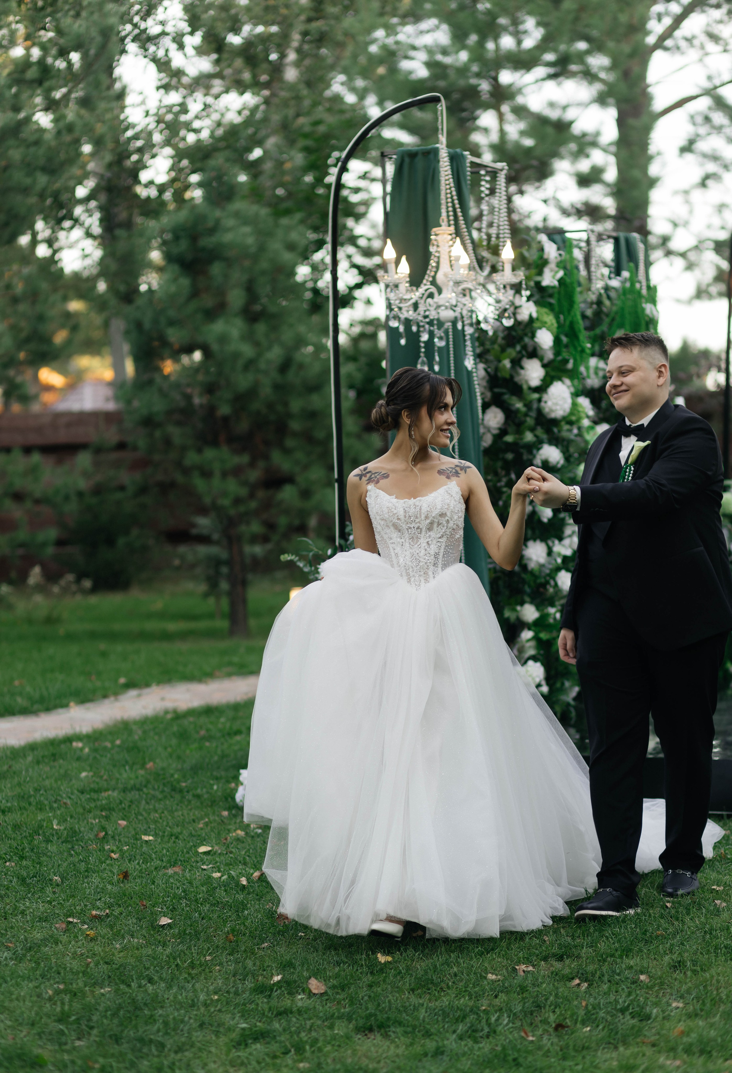 Свадебная история. Лесной Виладж. Свадебный и семейный фотограф Рассказова Виктория