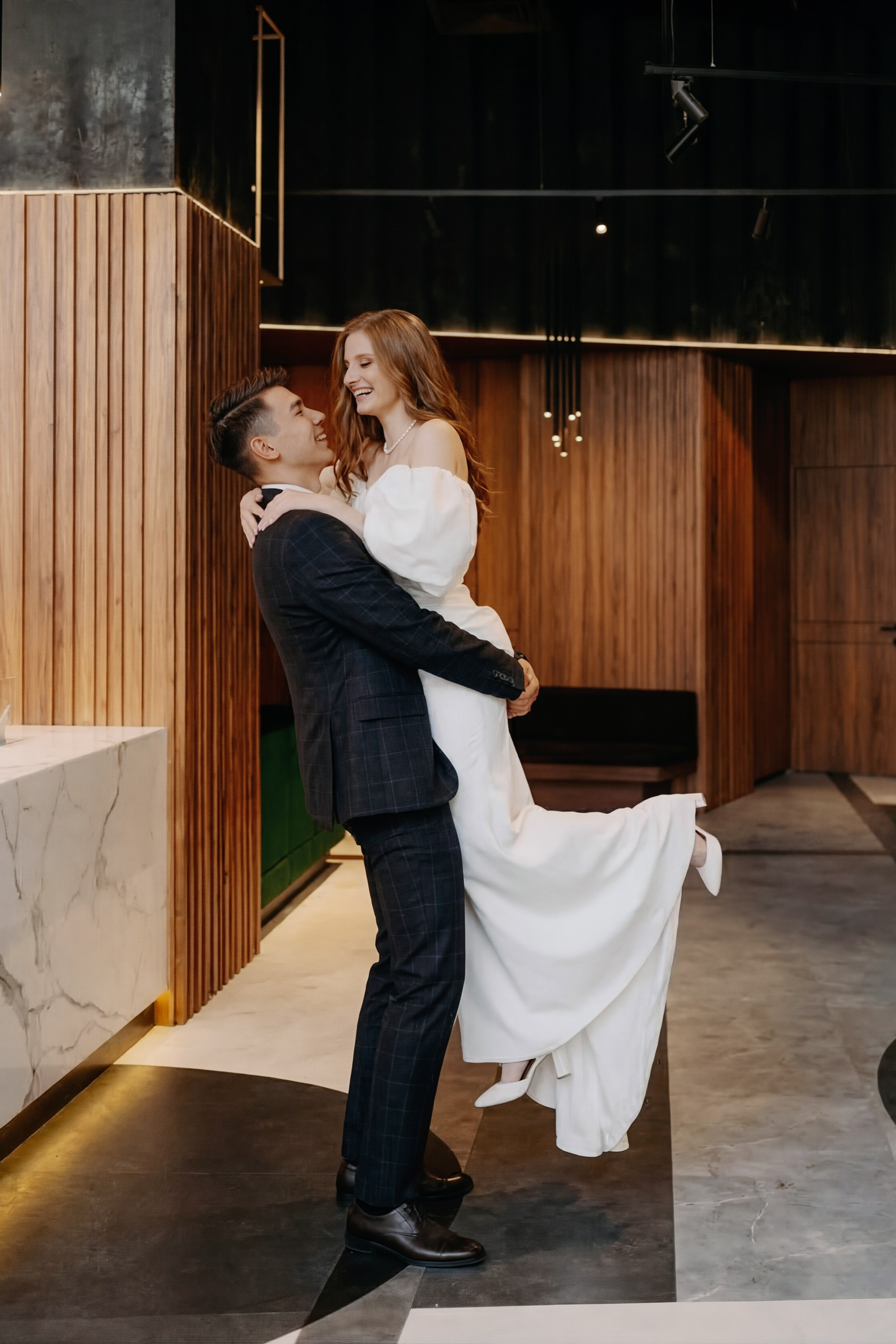 Свадебный фотограф в Екатеринбурге: Свадьба Максима и Елены в Hyatt Place и OneLoft. Фотограф Дмитрий Судаков — Свадебная и репортажная съемка в Екатеринбурге и Москве