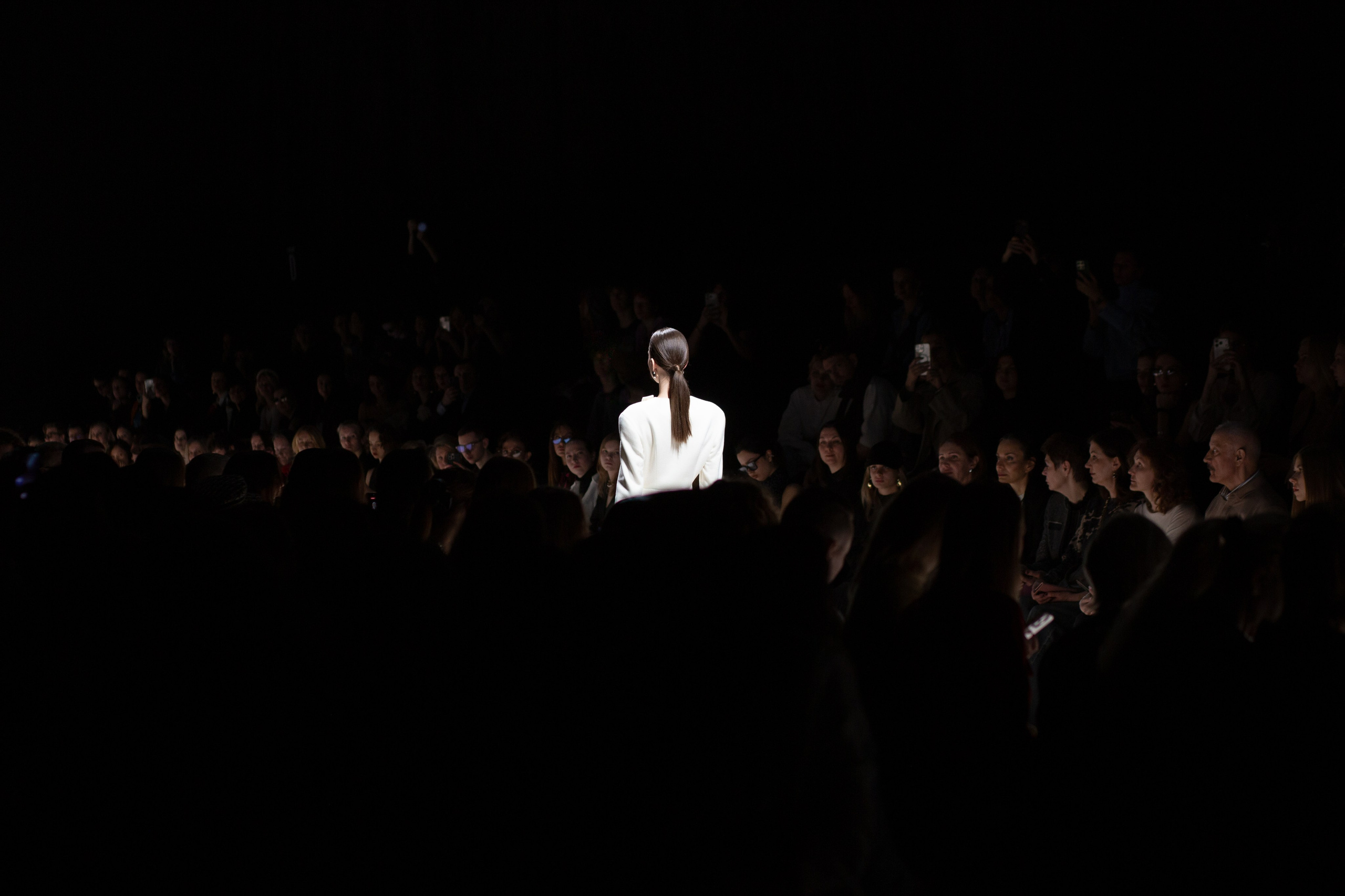 Reports from the Moscow Fashion Week shows. Neumann’s moon