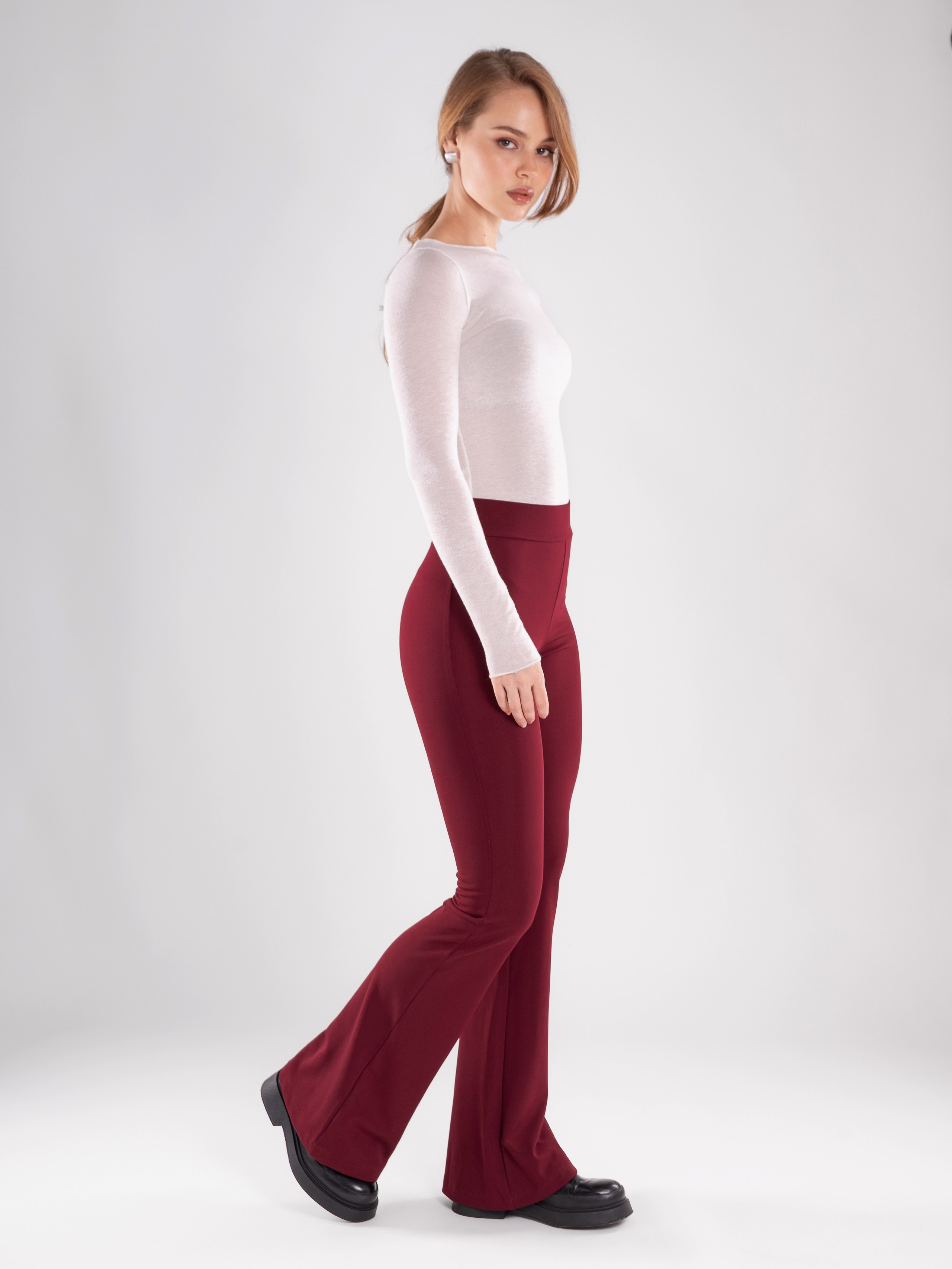 Брюки клёш. Предметный фотограф, фото для маркетплейсов Пятигорск, КМВ