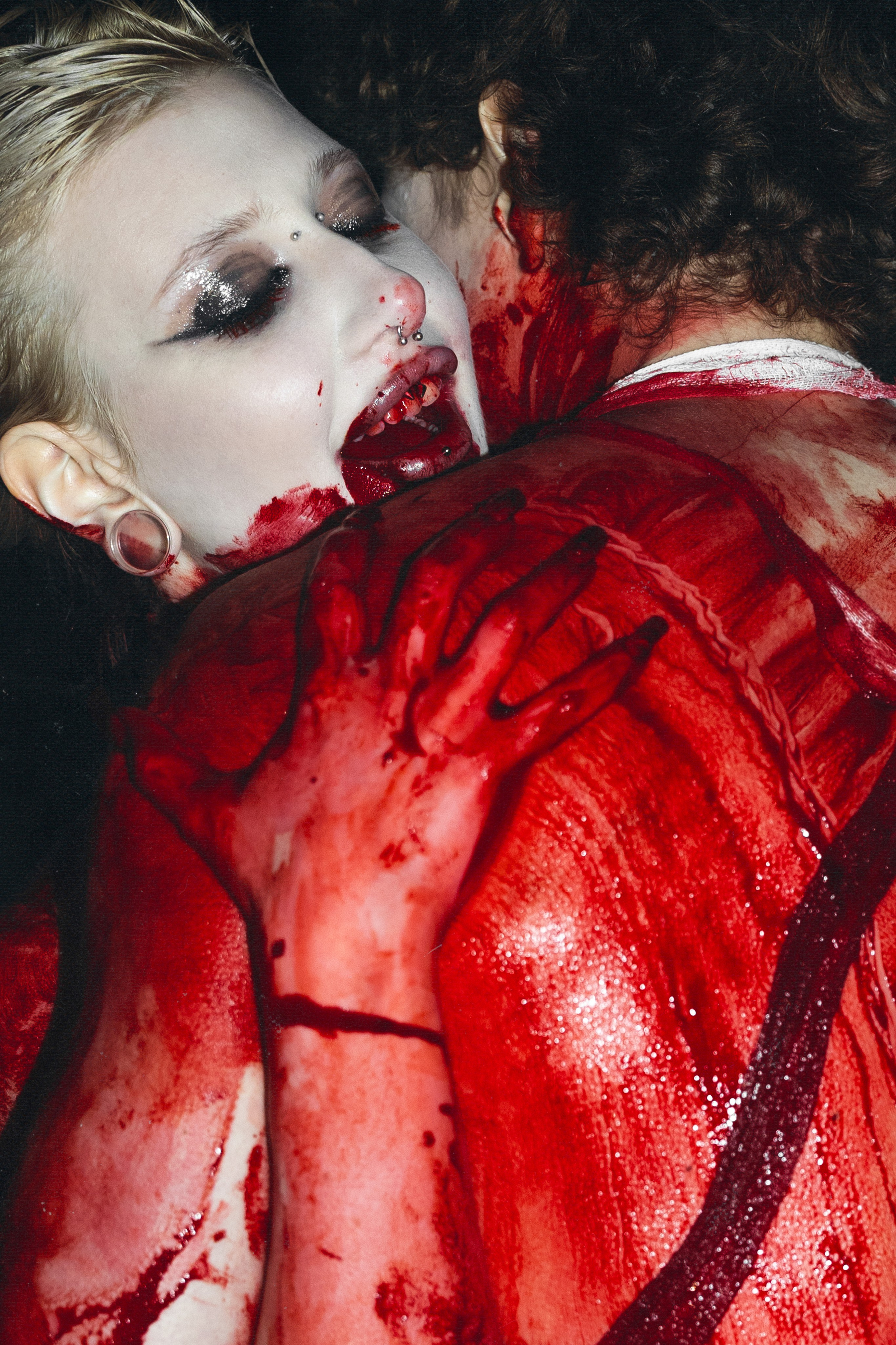 Bloody. Арт — фотограф Лиза Мармеладова