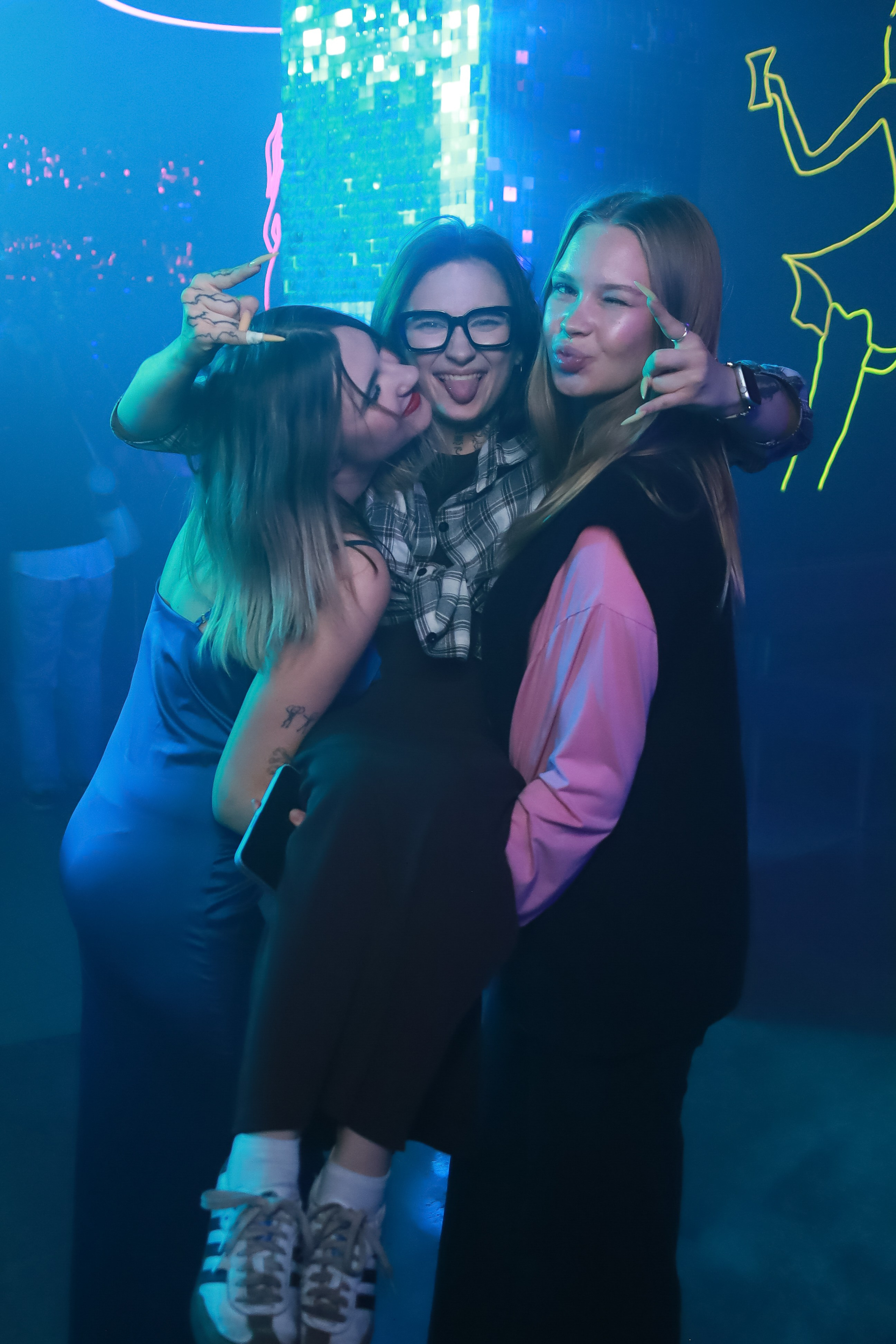 Клуб Резиденция лучшее. Контакты