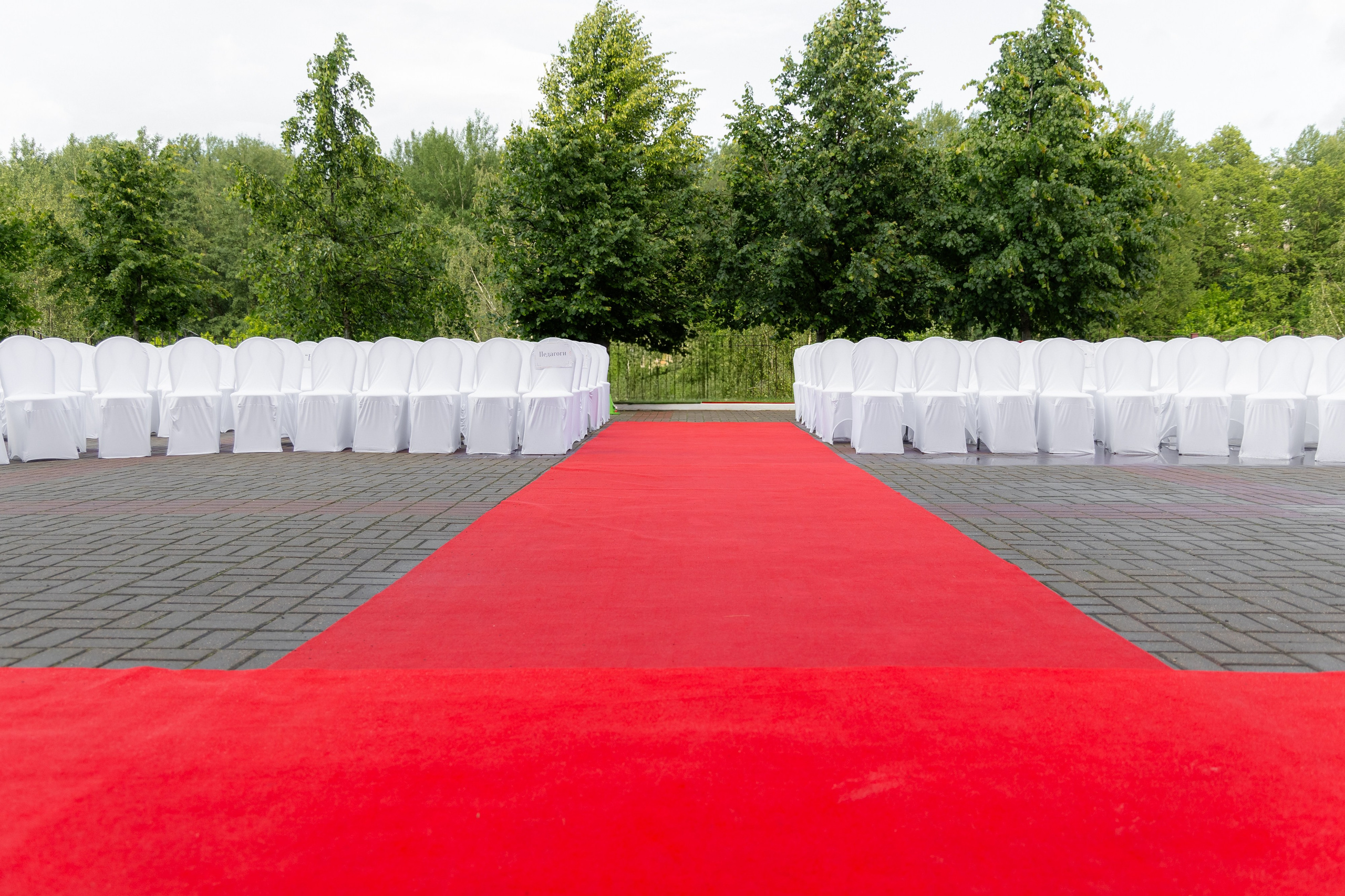 Школьный выпускной 2025 год в Минске, Беларуси. Свадебный фотограф в Минске/Беларуси Сергей Спиридонов