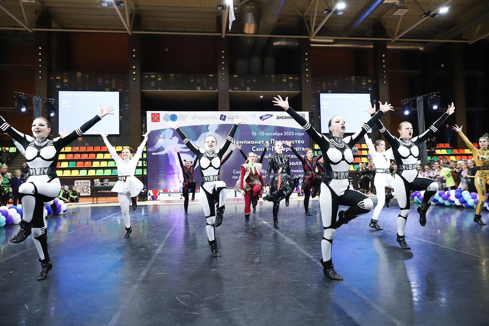 Чемпионат и Первенство Санкт-Петербурга по акробатическому рок-н-роллу. Фотограф Дарья Попова