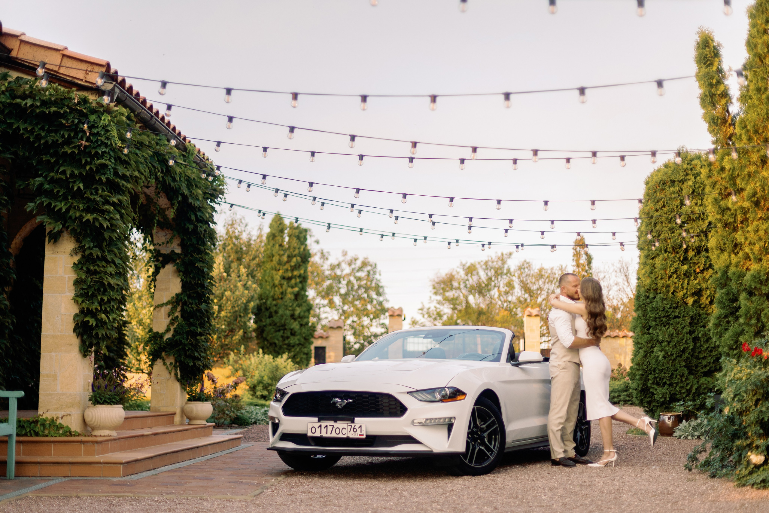 Фотосессия с кабриолетом в городе Ростове для Сергея и Августины