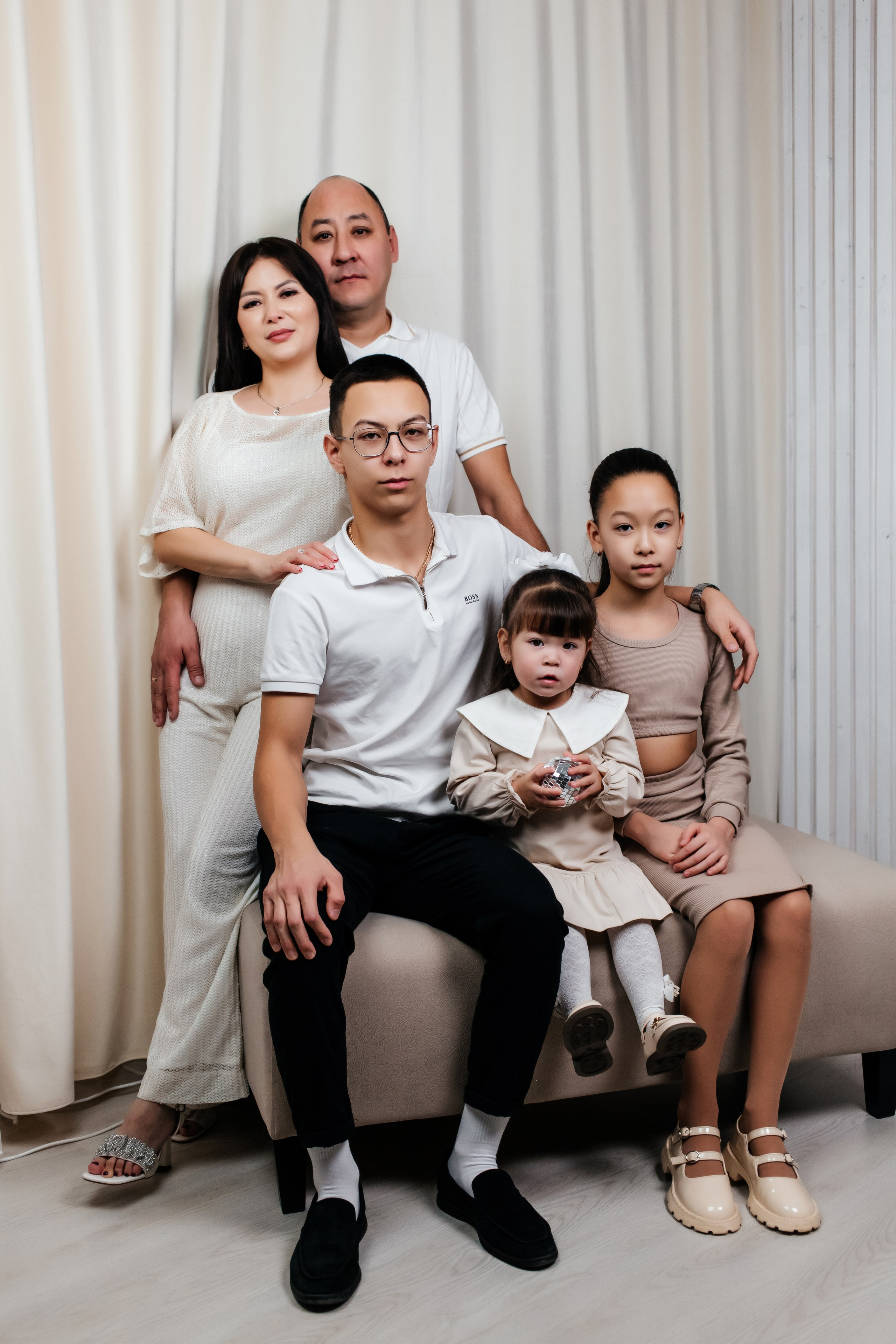 Альмира семейный новый год. Женский фотограф в Оренбурге Ирина Заводчикова