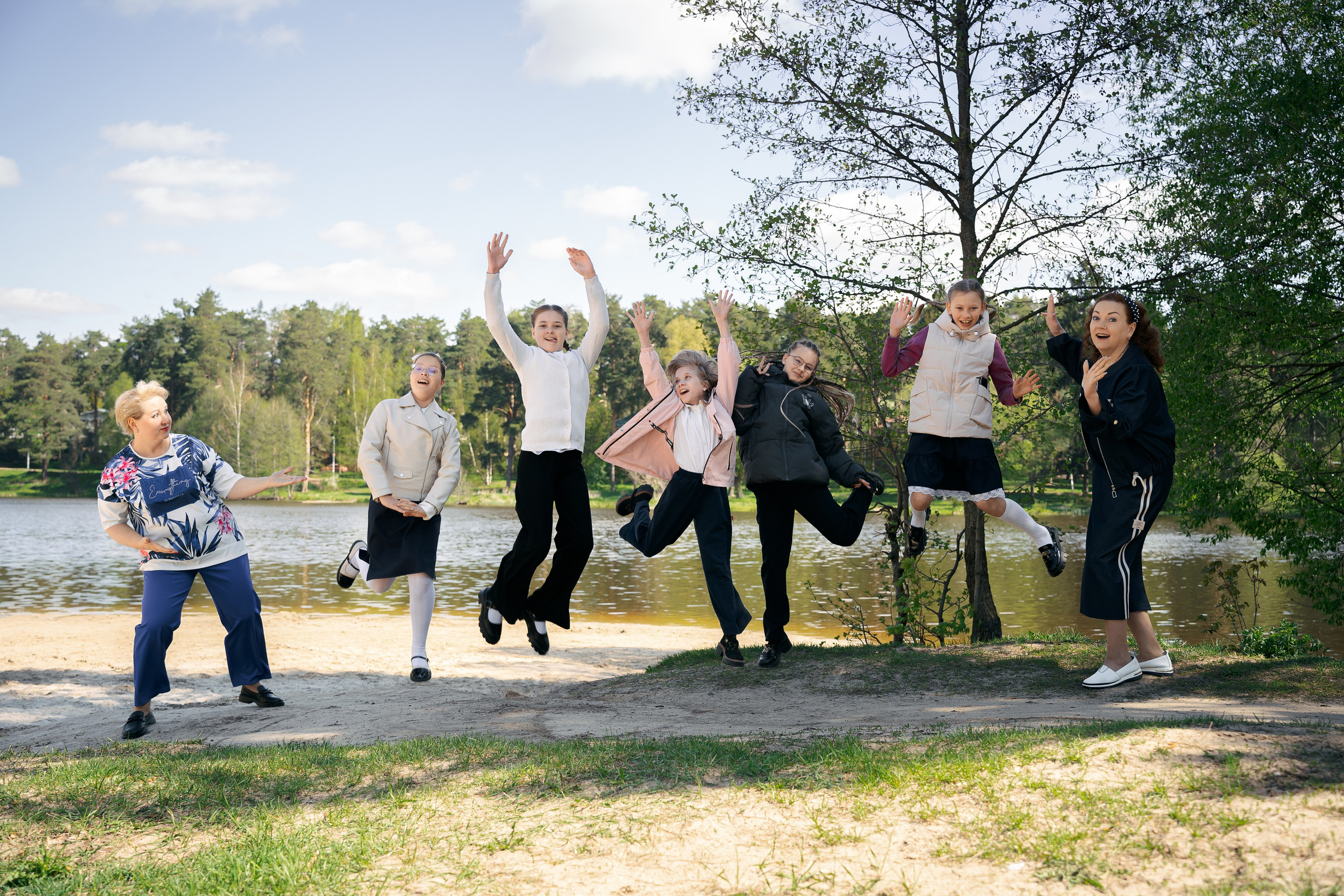Прогулки в школьном дворе. Фотограф Казакова Анастасия