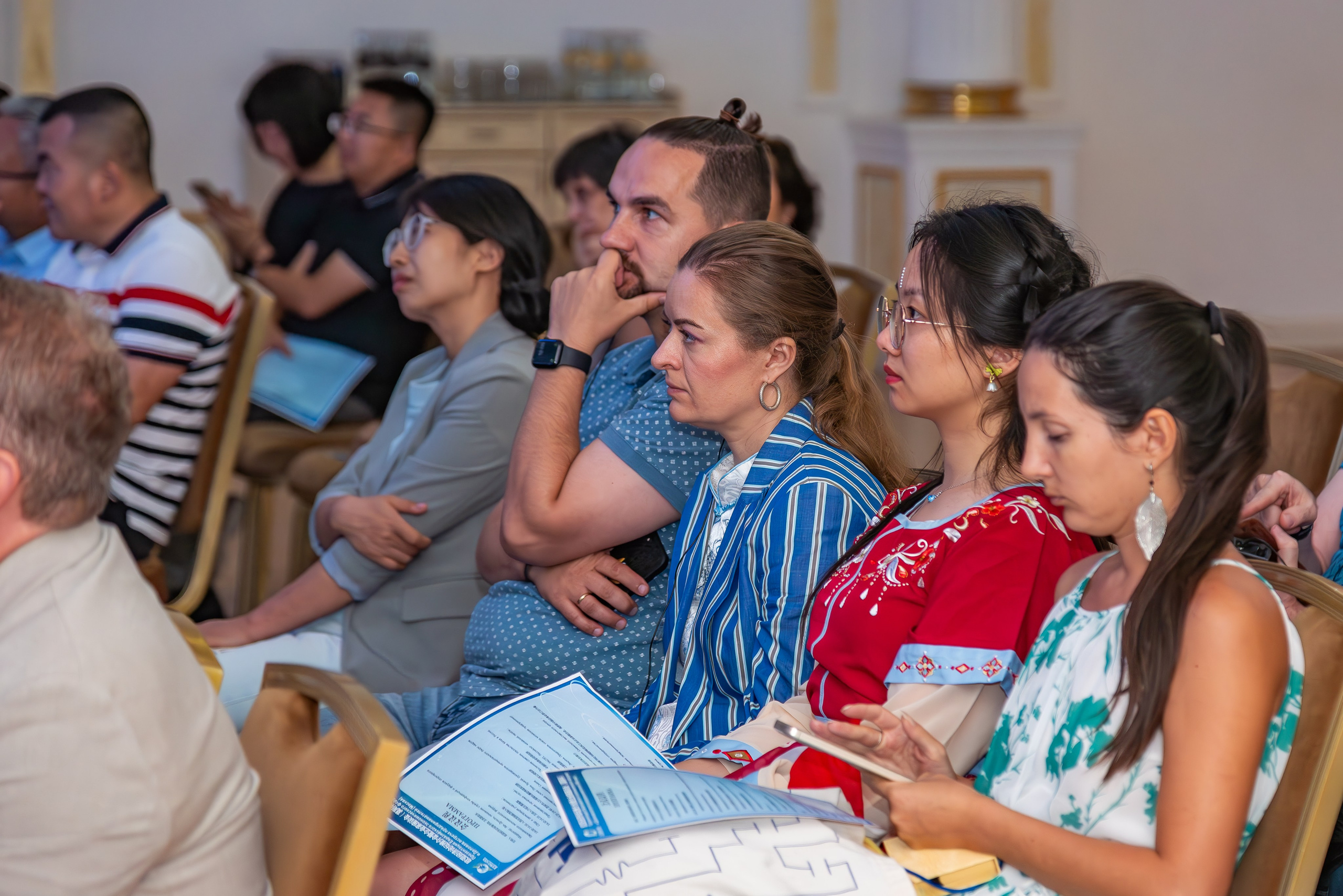 Репортажный фотограф на Бизнес Конференцию,  г.Москва,. Интерьерный & Репортажный фотограф Озеров Денис, г. Москва