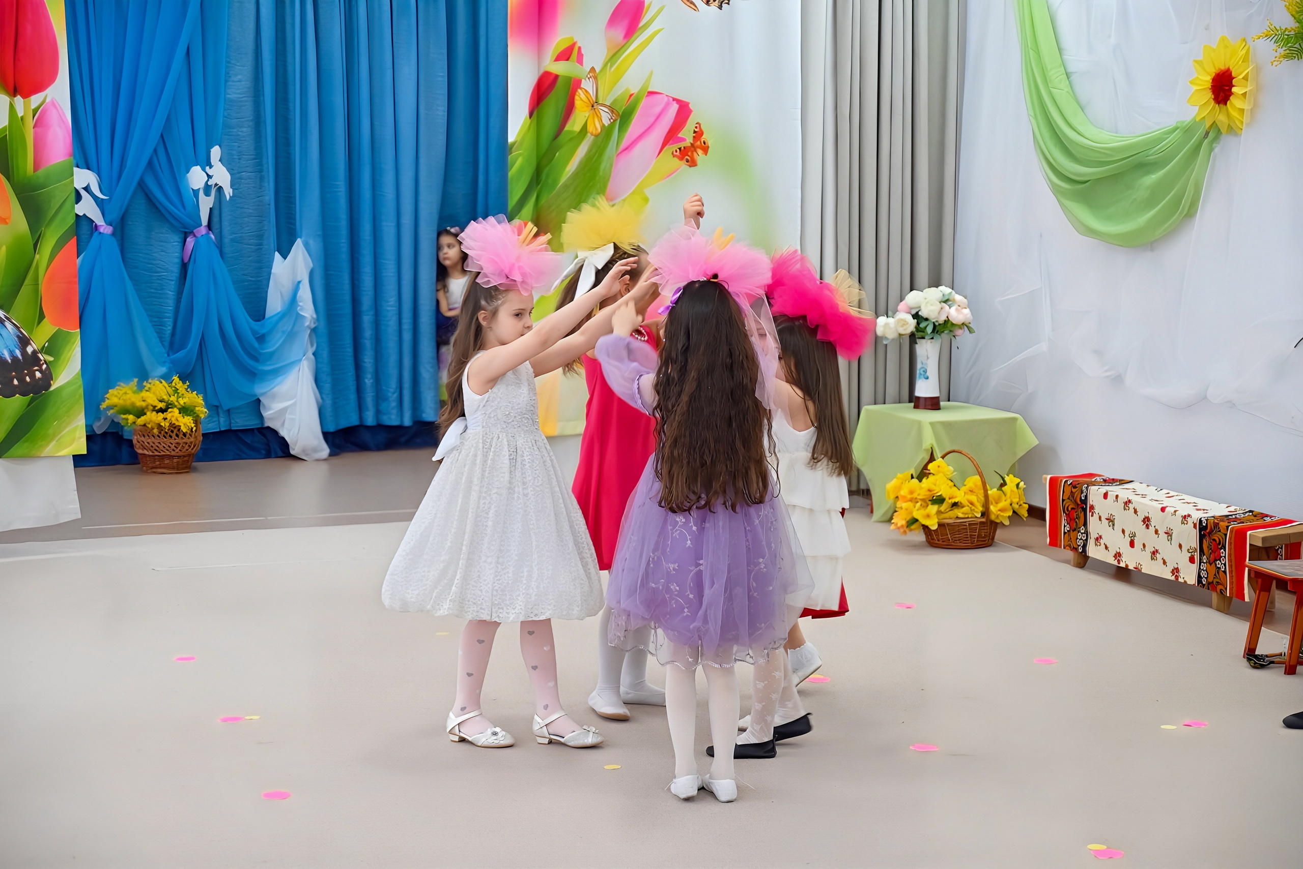 Праздник в группе Цветик семицветик. Семейный и детский фотограф Москва