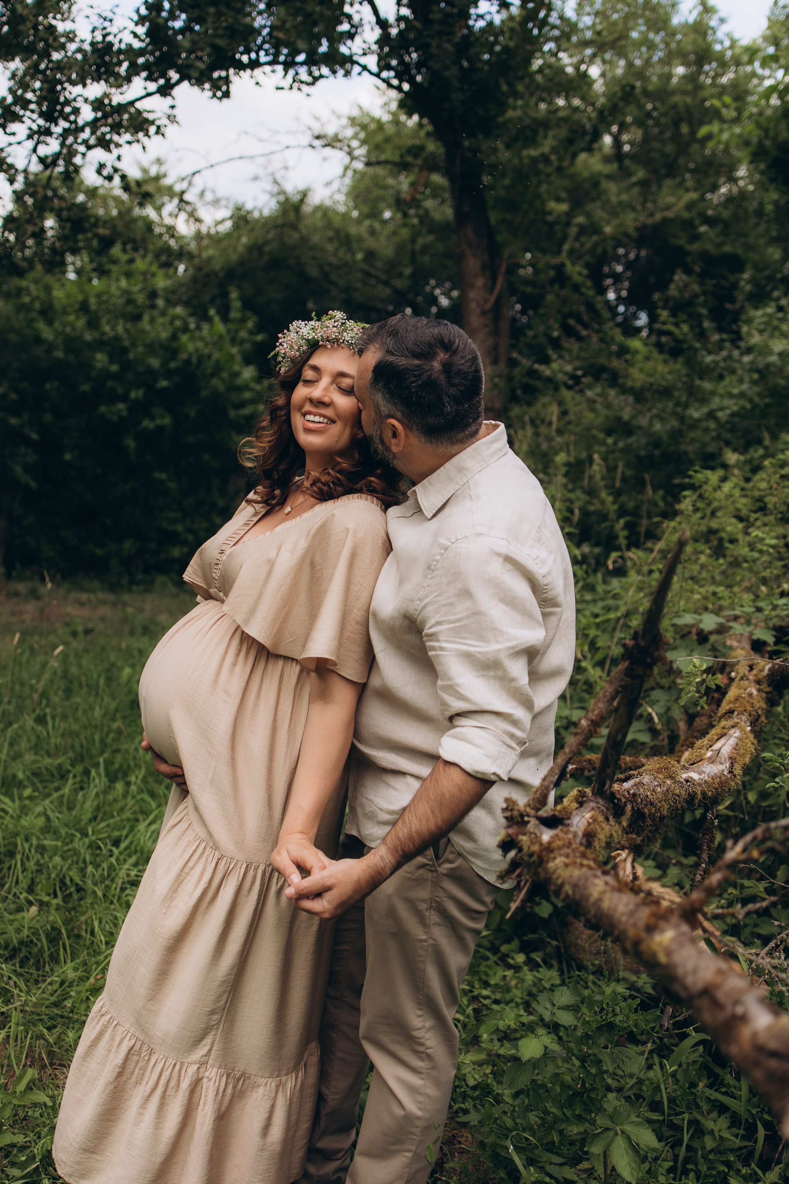Babybauch-Shooting im Grünen. Fotografin in Erlangen, Nürnberg und Umgebung