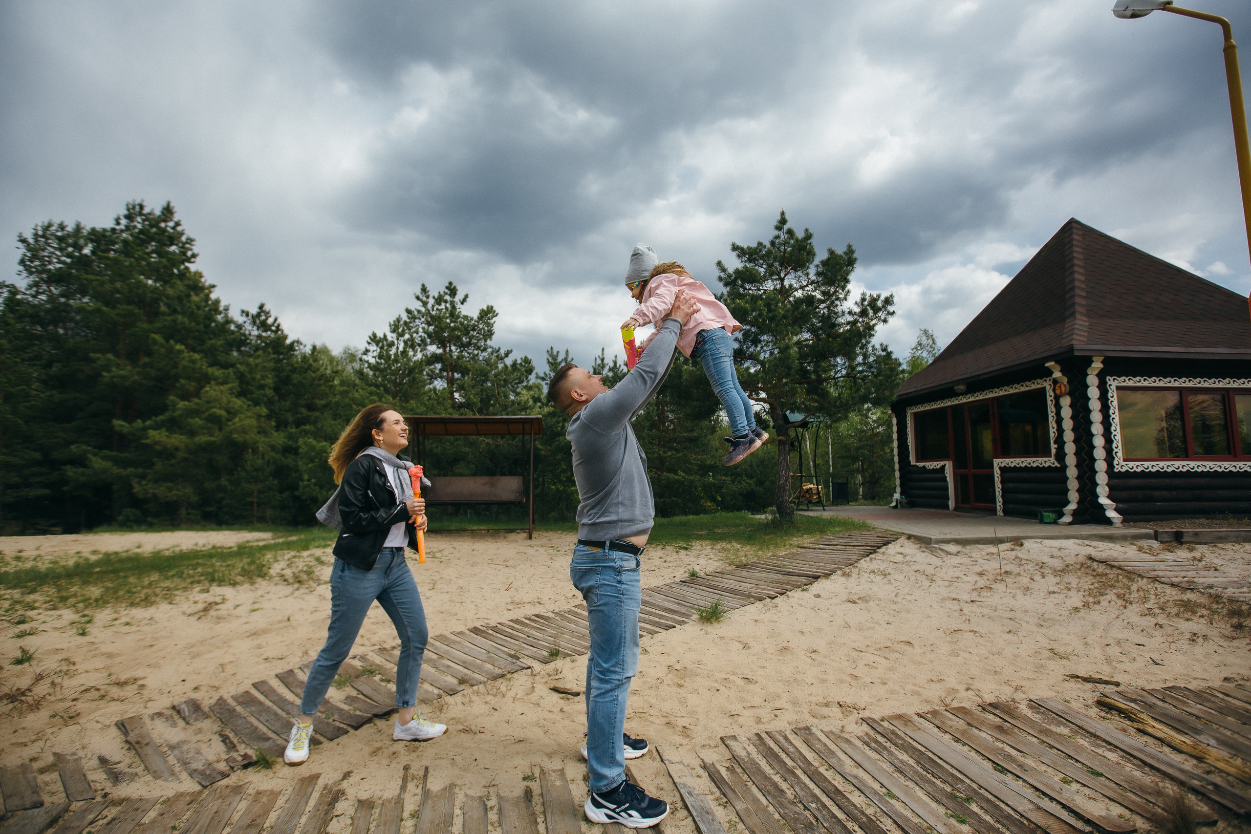 Семейная прогулочная фотосессия. Фотограф Петр Капралов