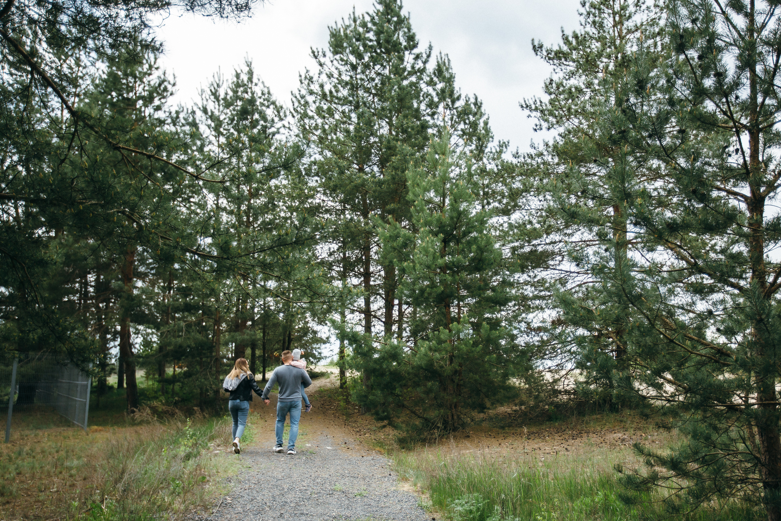 Семейная прогулочная фотосессия. Фотограф Петр Капралов
