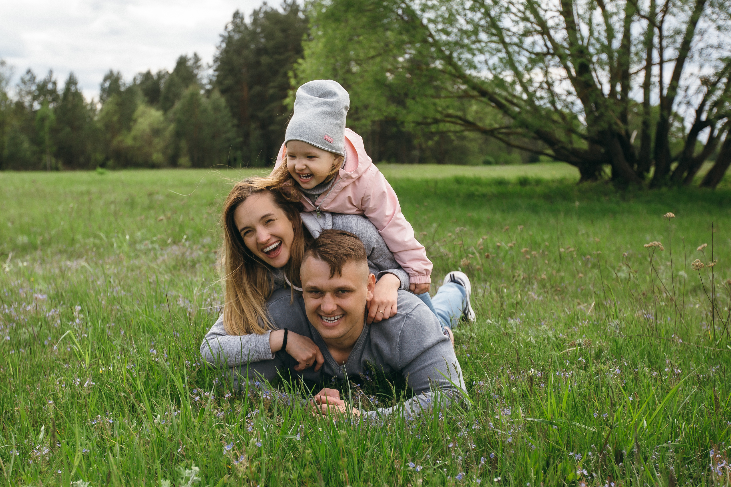 Семейная прогулочная фотосессия. Фотограф Петр Капралов