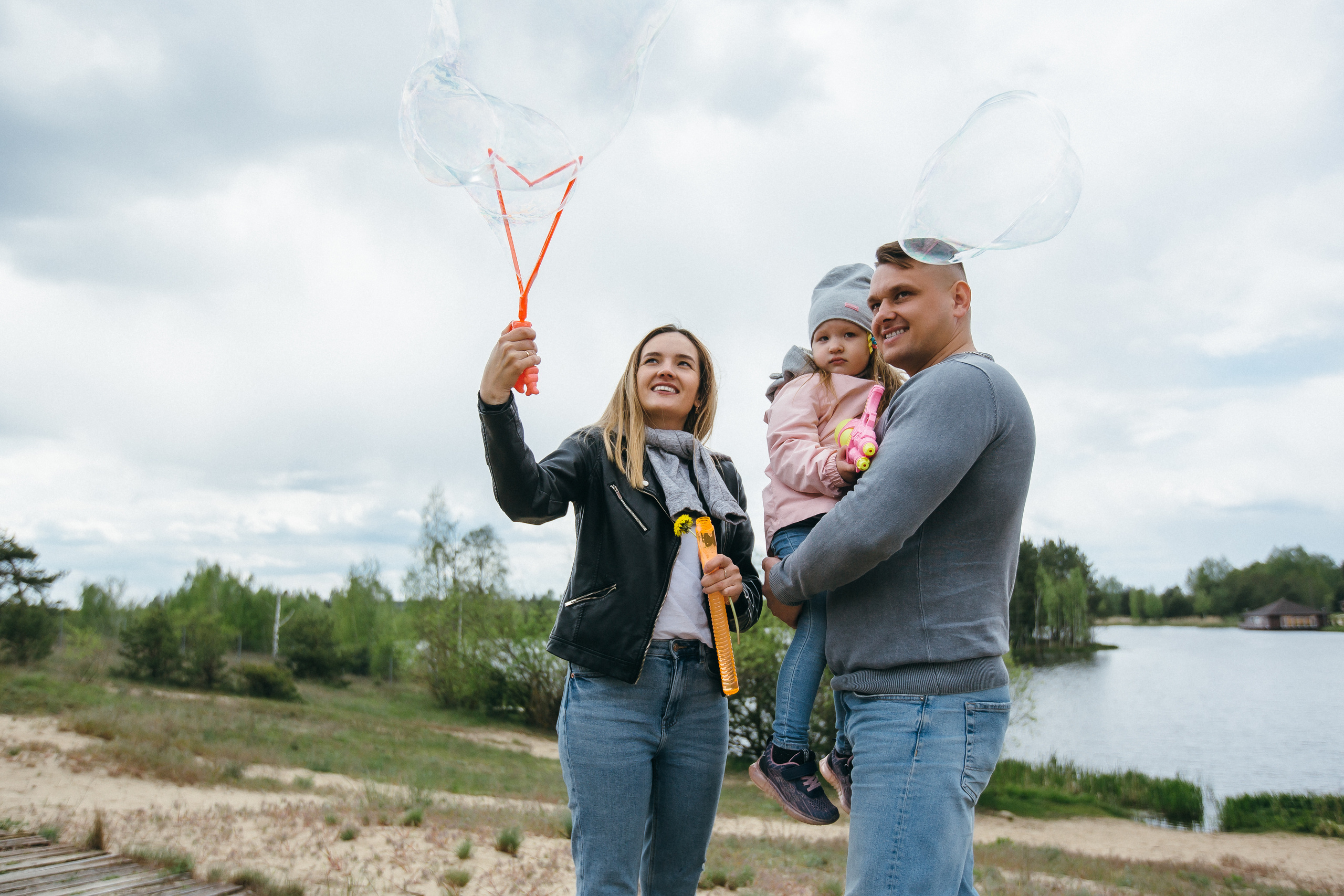 Семейная прогулочная фотосессия. Фотограф Петр Капралов